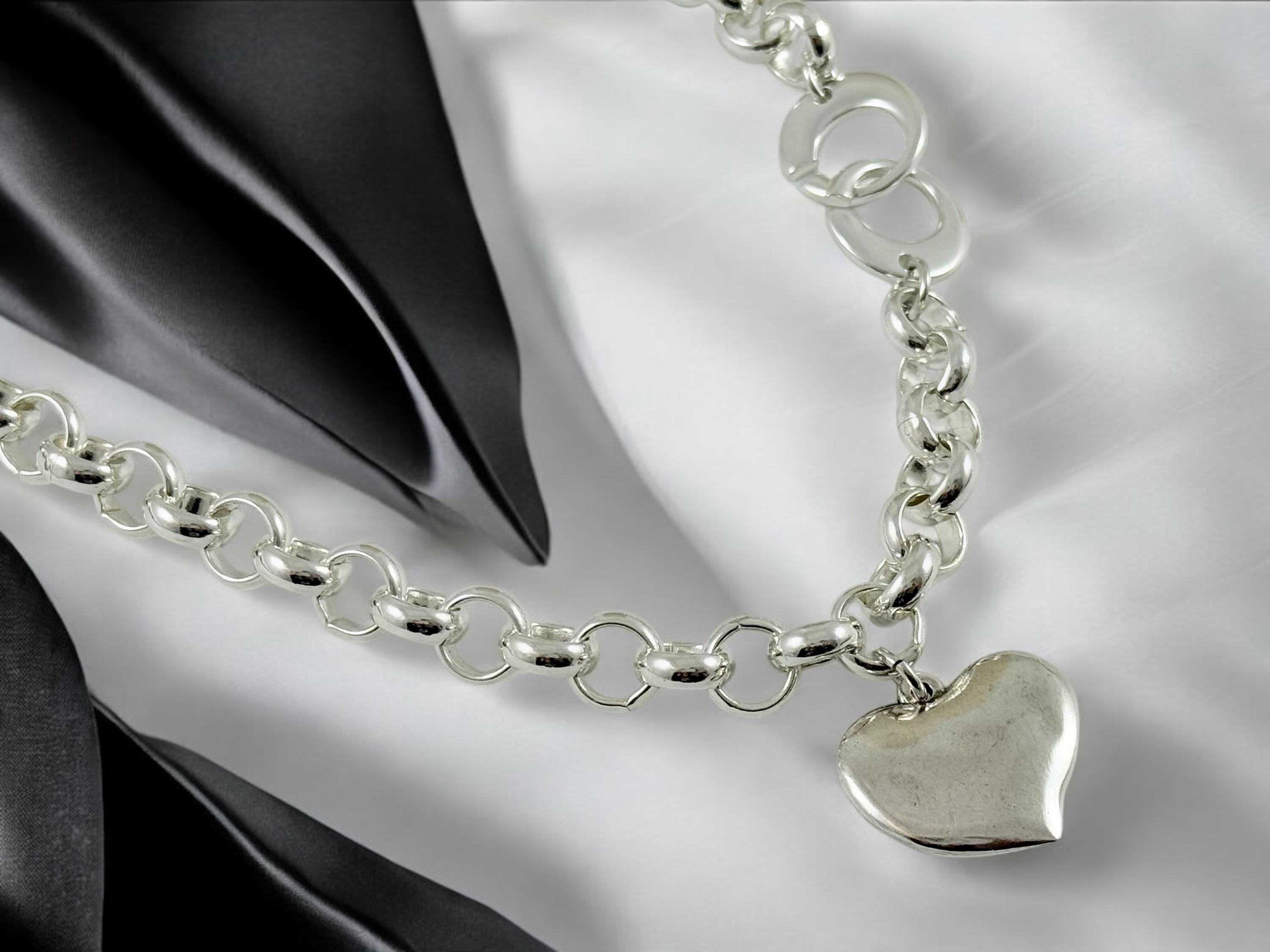 Chunky Silver plated Rolo Chain Necklace with Heart Pendant, customized Choker, Handmade Jewelry