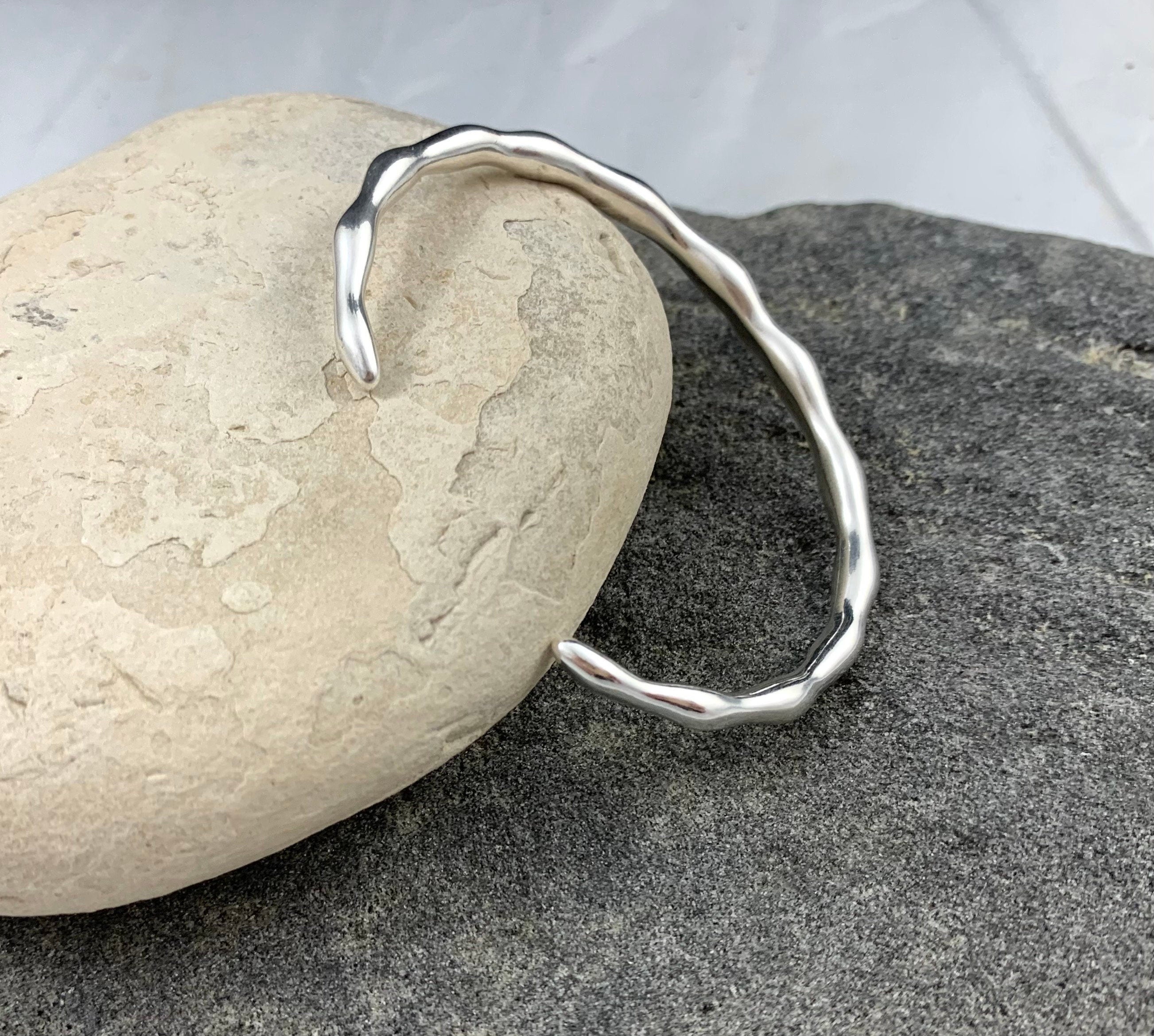 Silver Hammered Organic Cuff Bracelet – Unisex Vintage Open Bangle – Chunky 80s-Inspired Design – Kukuri Jewelry