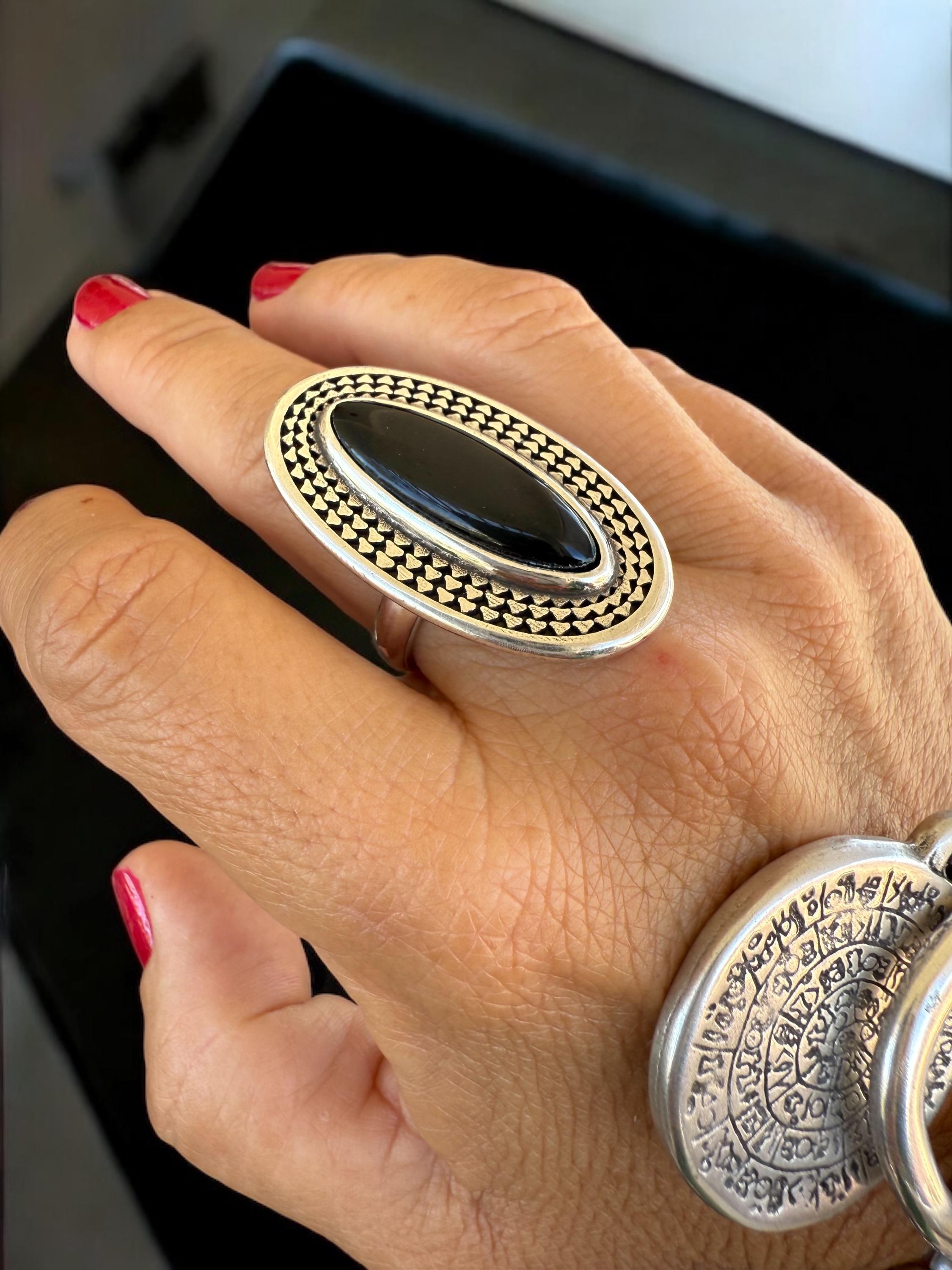 Chunky Oval Silver Ring – Bold Black Crystal Statement Band with Sculpted Texture – Adjustable Oversized Boho Jewelry - gift for her