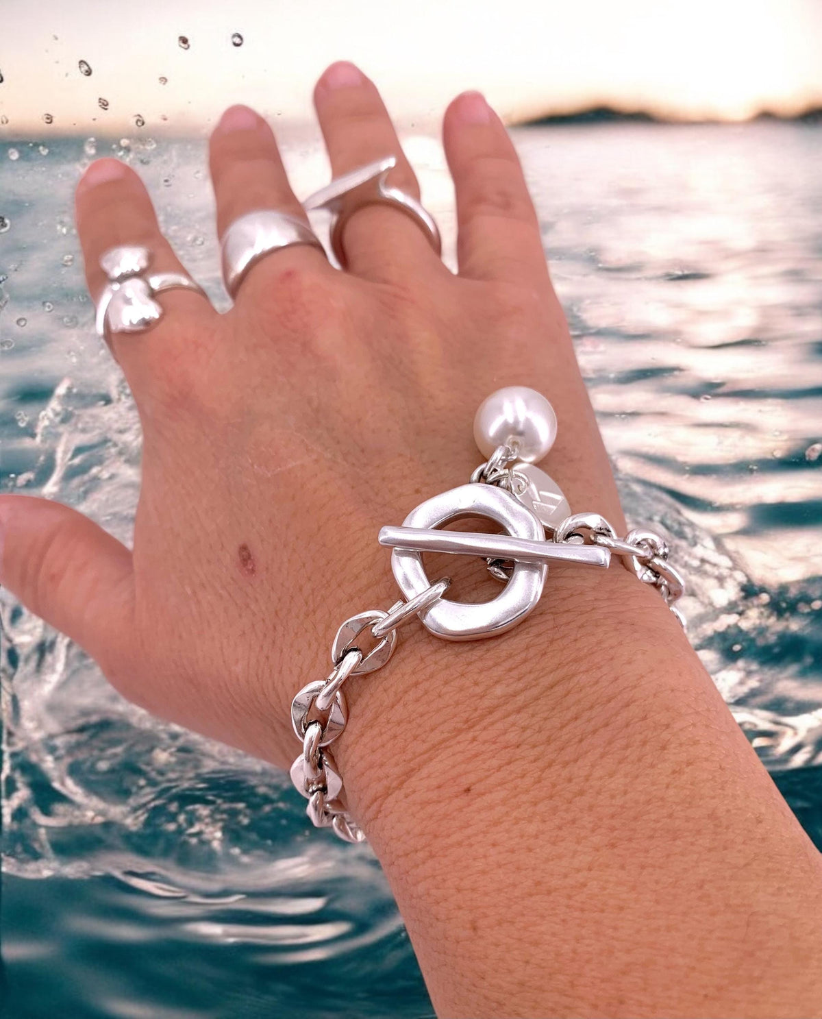 Chunky silver chain toggle bracelet with Swarovski cristal Pearl pendant - custom handmade