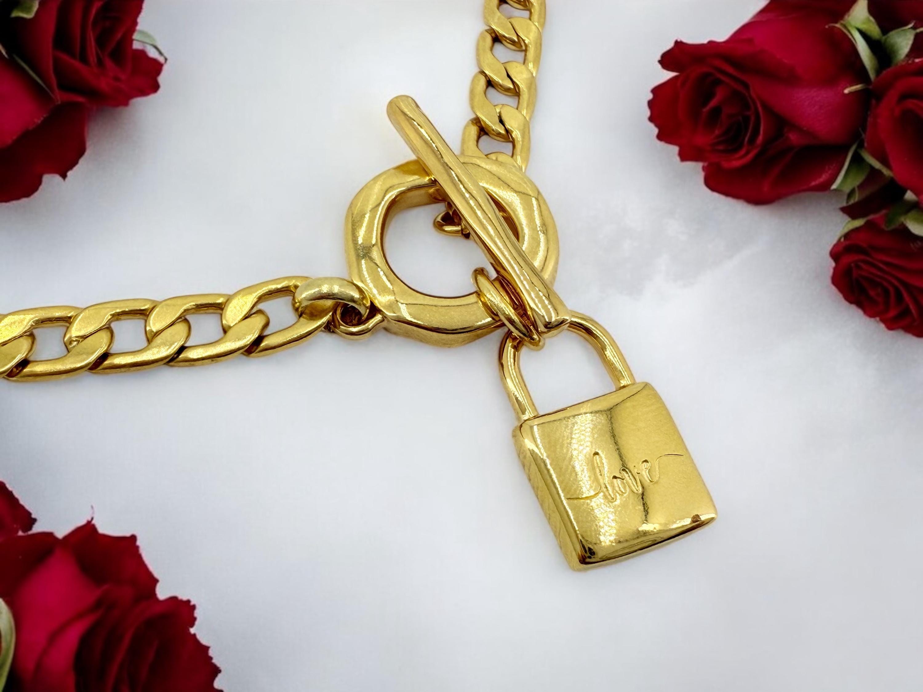 Chunky Gold Cuban Chain Choker Necklace with Love Padlock Pendant – Stainless Steel Toggle Clasp
