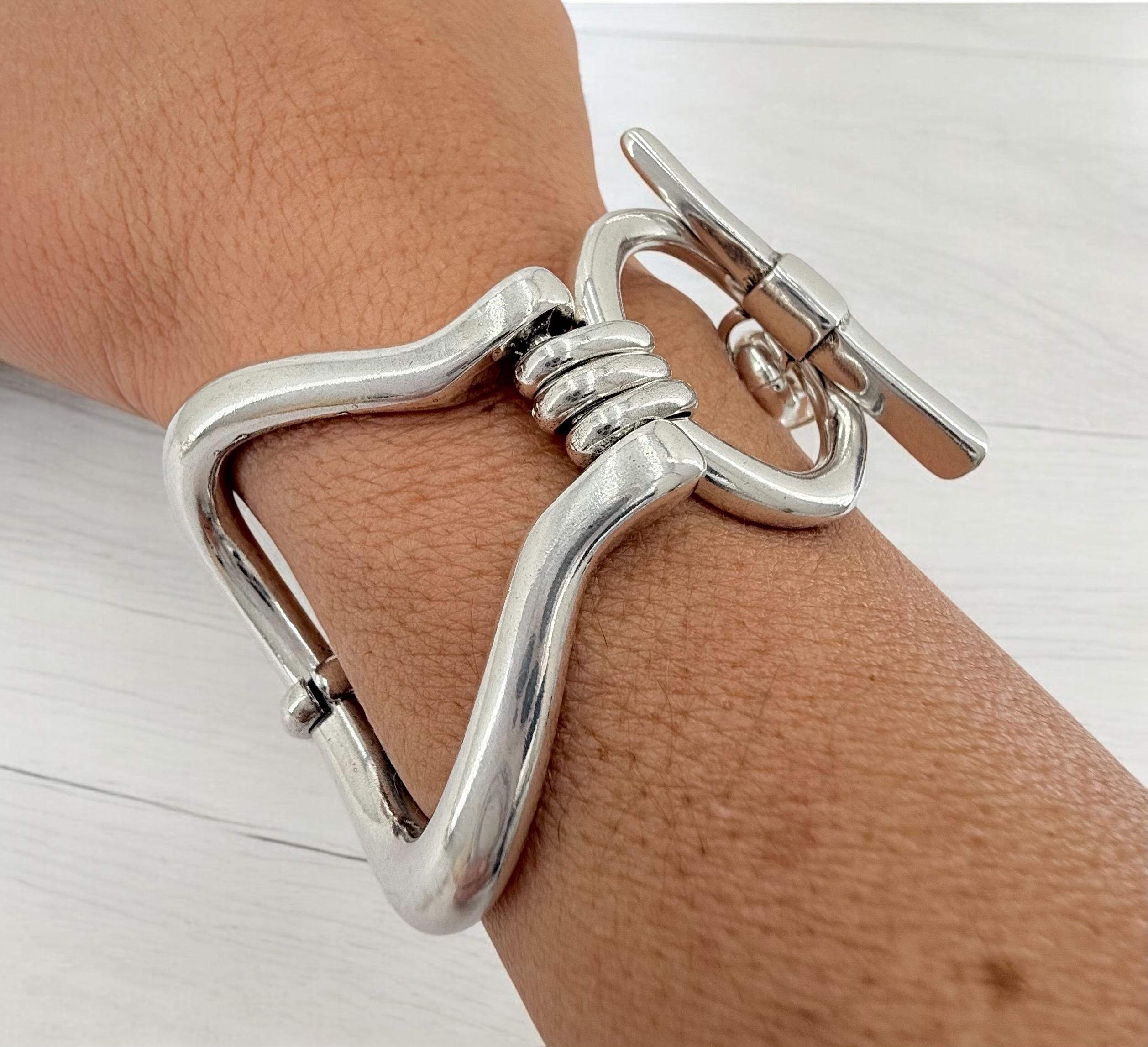 Chunky Silver geometric bold Bracelet, big link chain Oversized Toggle  Cuff, sculptural design jewelry