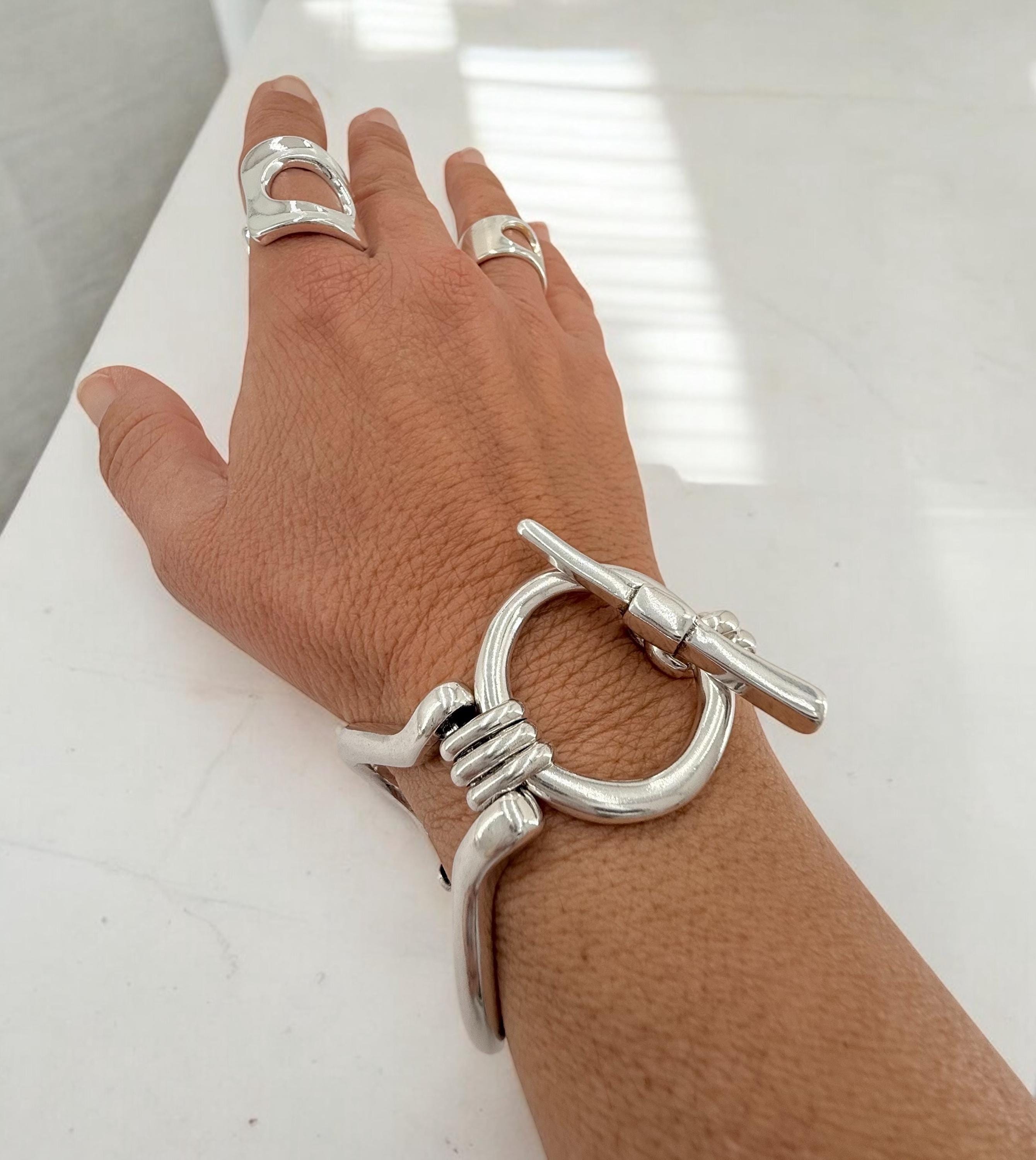Chunky Silver geometric bold Bracelet, big link chain Oversized Toggle  Cuff, sculptural design jewelry