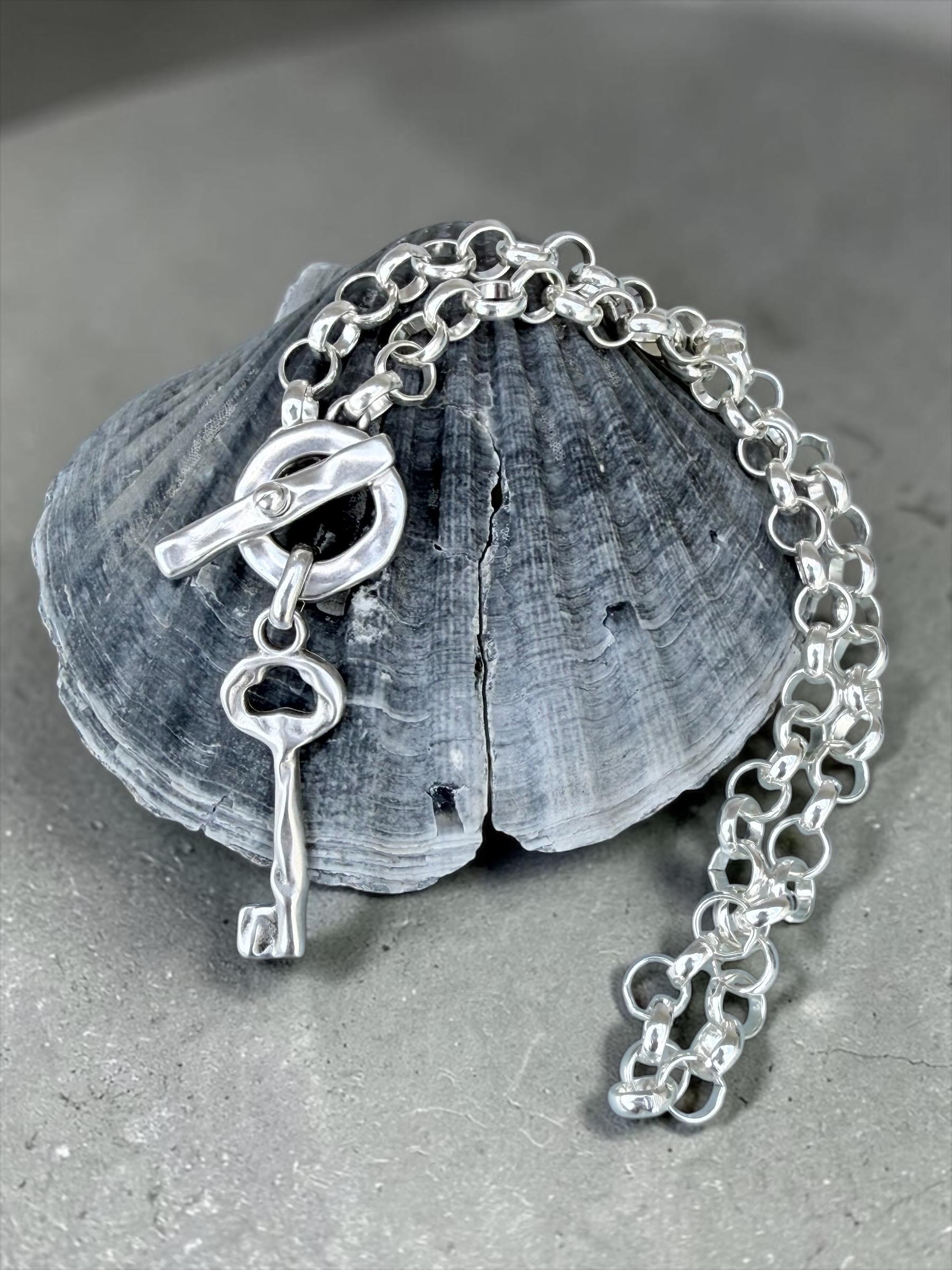 Artisian silver plated Chunky chain key pendant and toggle clasp necklace