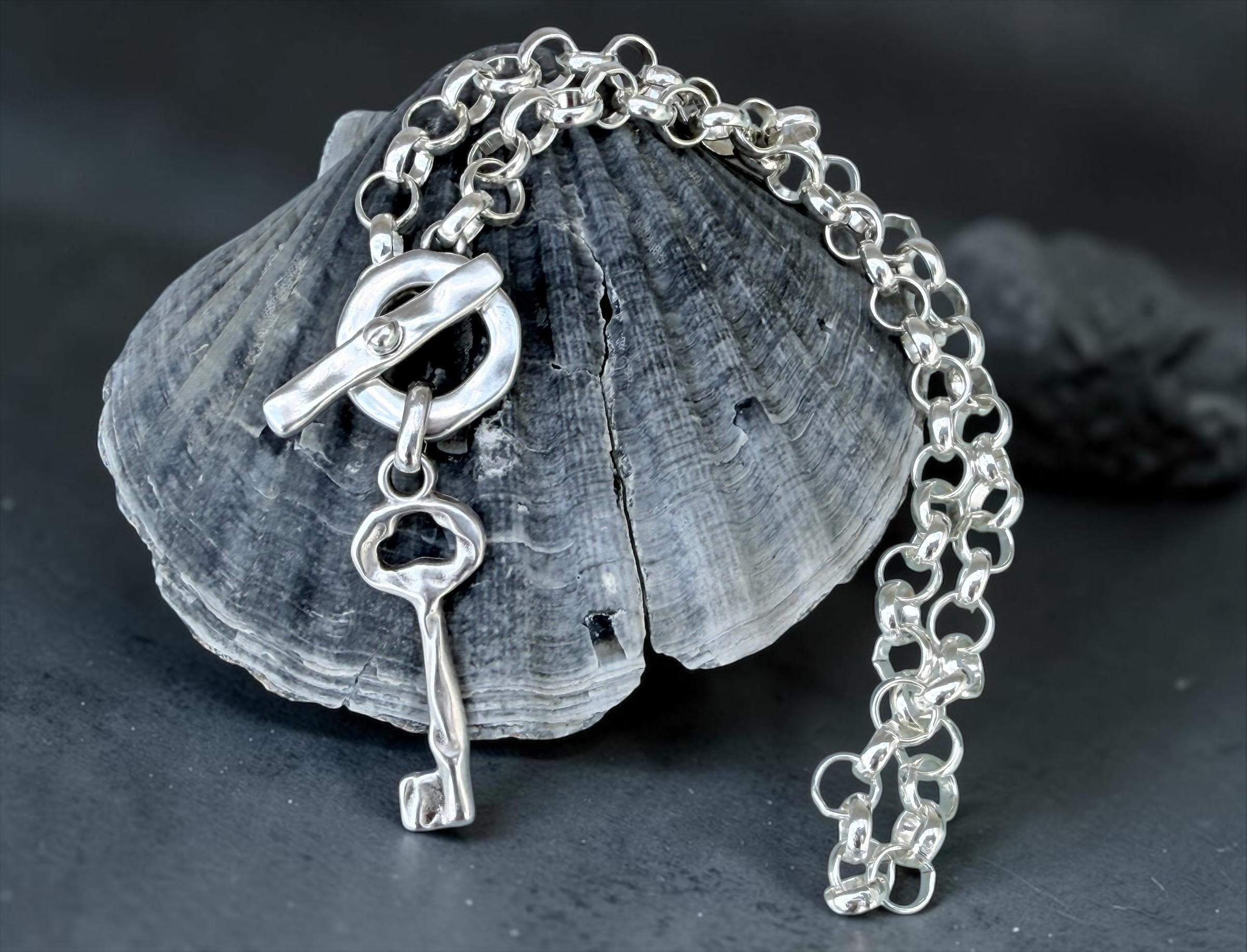 Artisian silver plated Chunky chain key pendant and toggle clasp necklace
