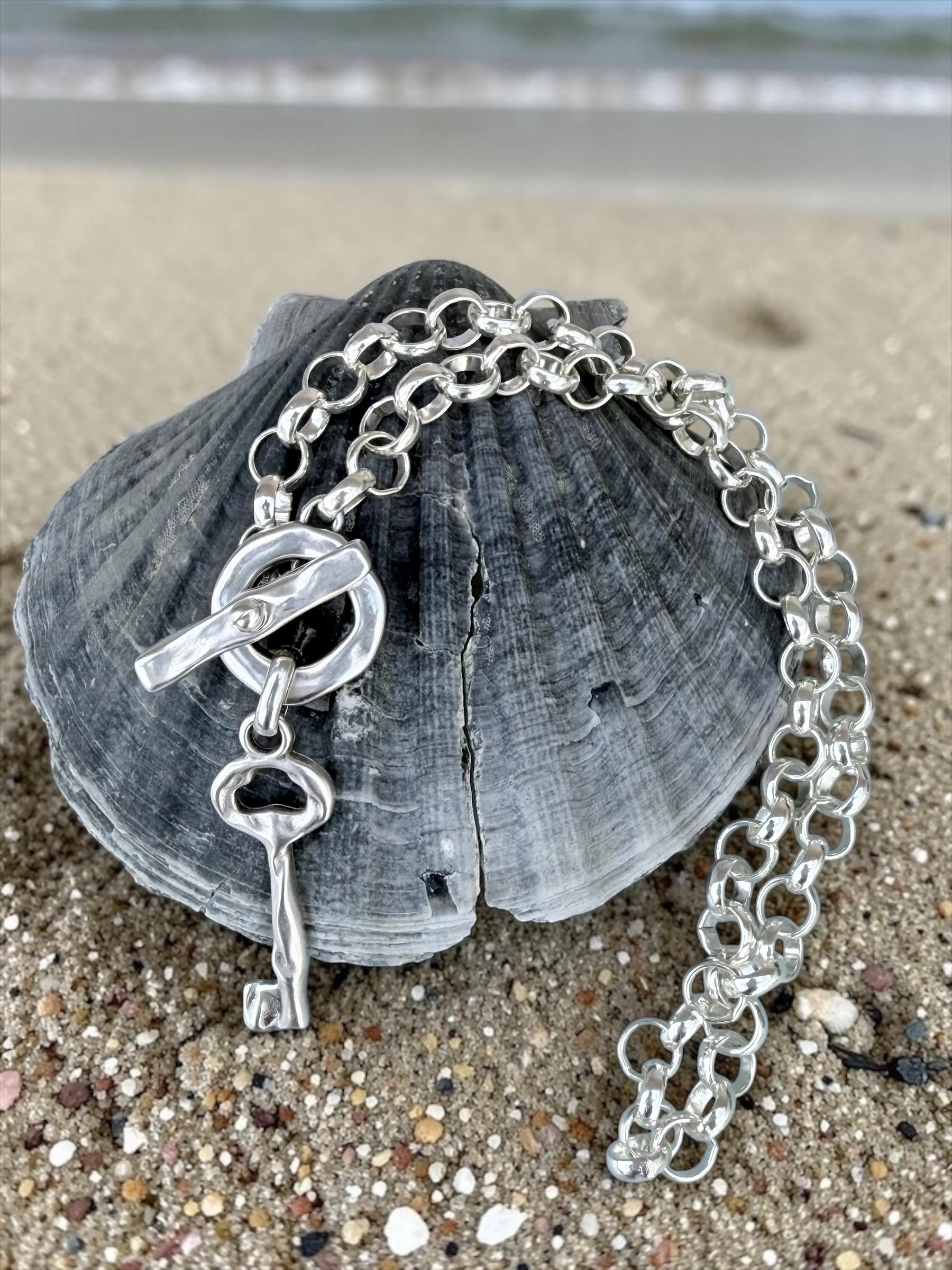 Artisian silver plated Chunky chain key pendant and toggle clasp necklace