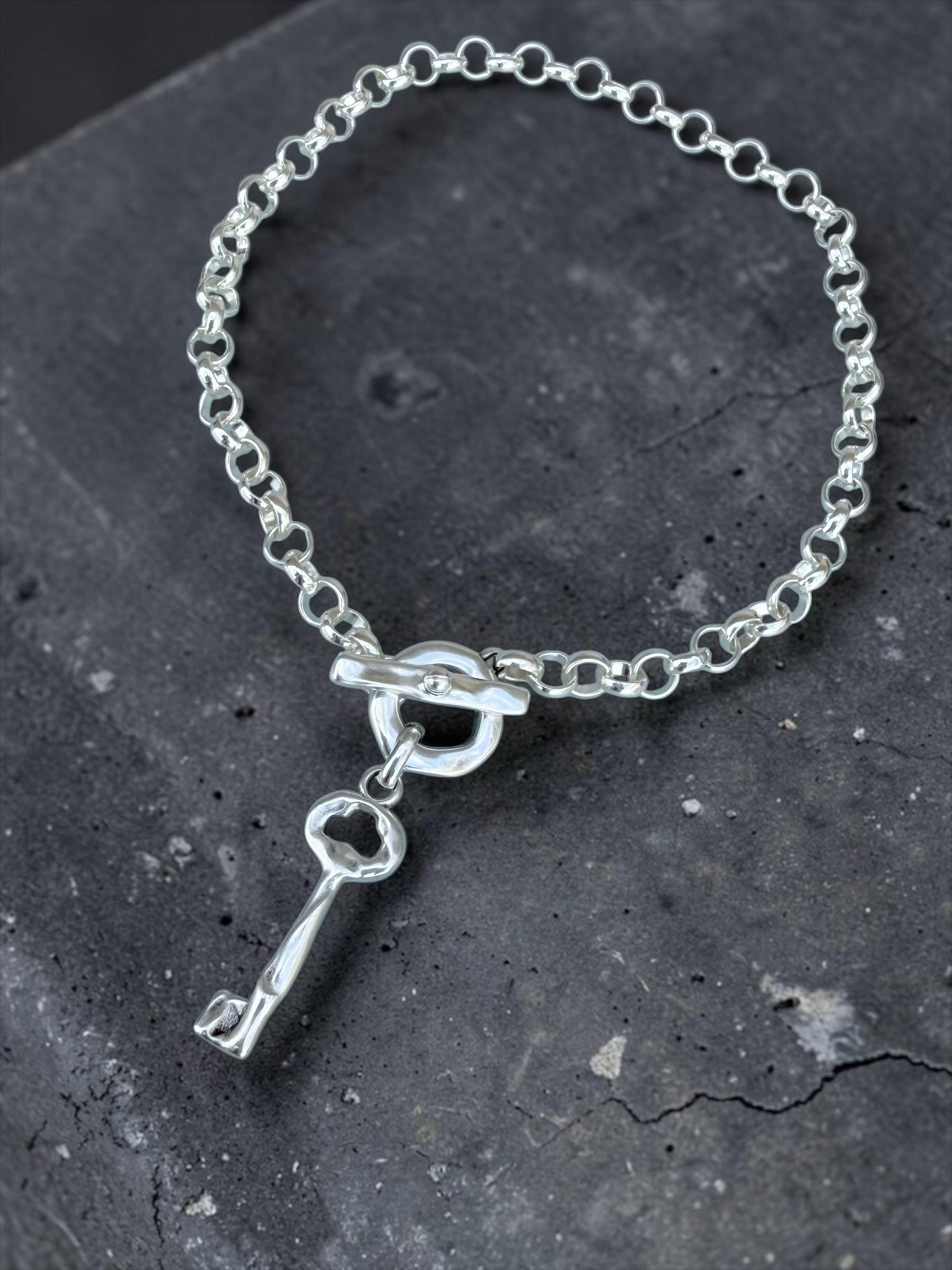 Artisian silver plated Chunky chain key pendant and toggle clasp necklace