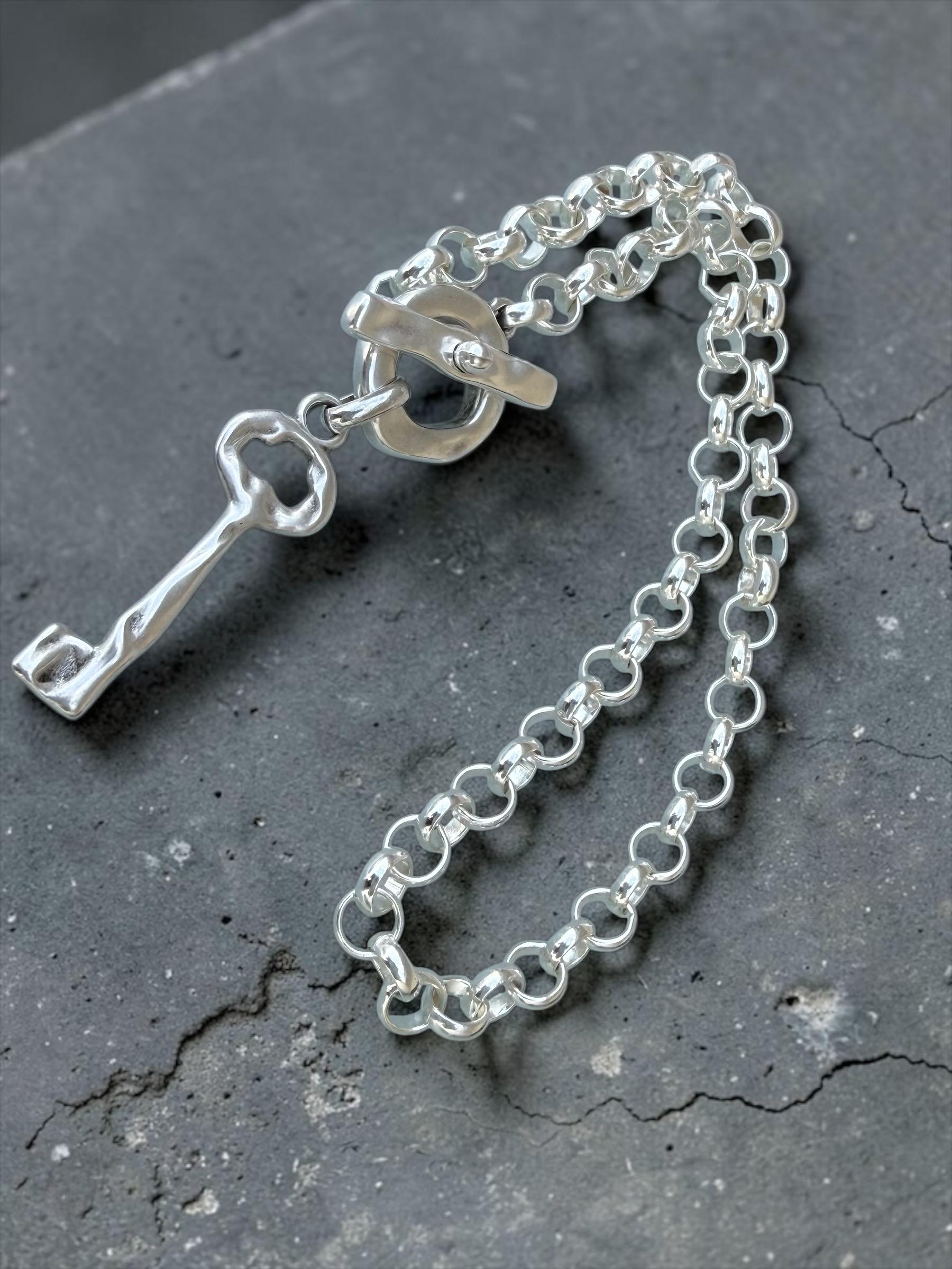 Artisian silver plated Chunky chain key pendant and toggle clasp necklace