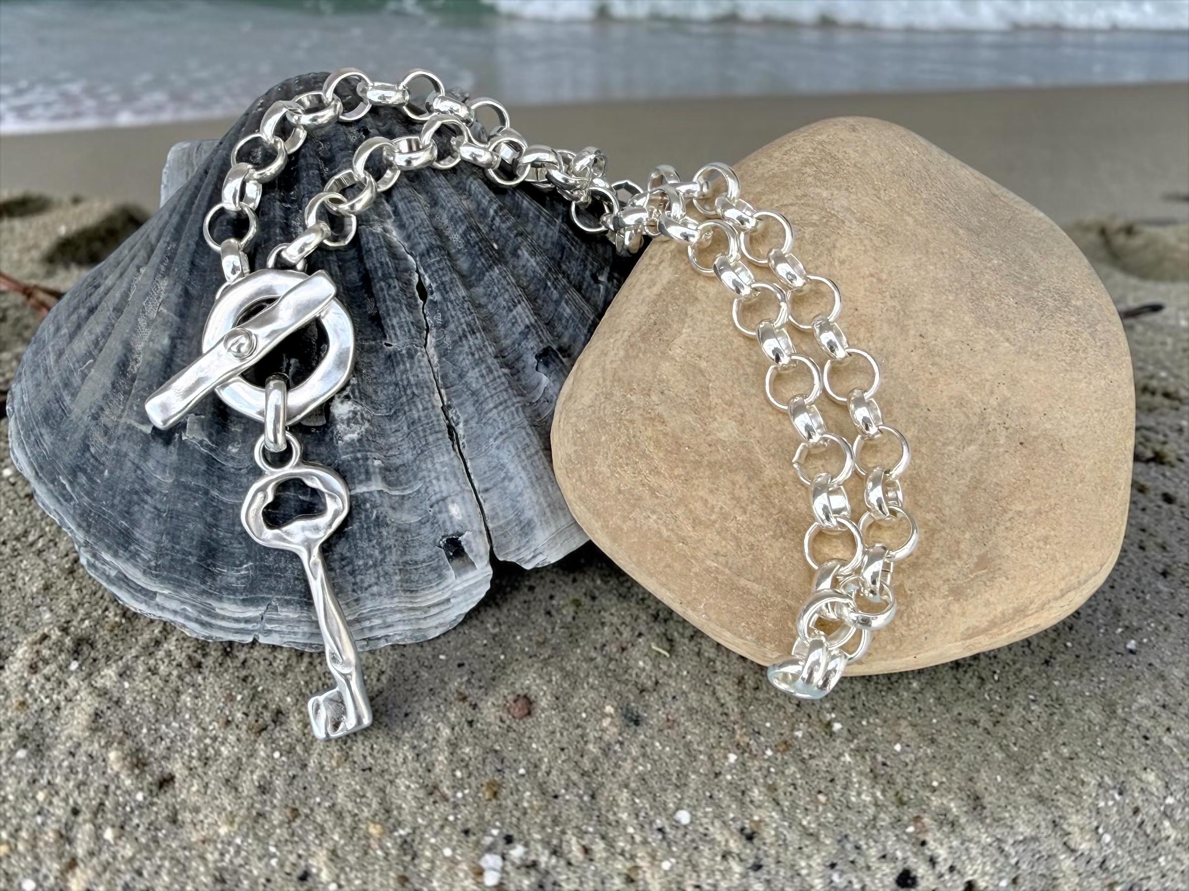 Artisian silver plated Chunky chain key pendant and toggle clasp necklace
