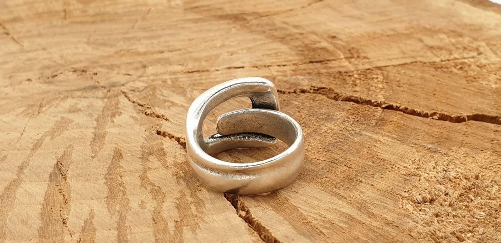 Bold chunky silver plated ring • sculptural adjustable statement ring • modern unisex silver jewelry. anillo plateado grueso