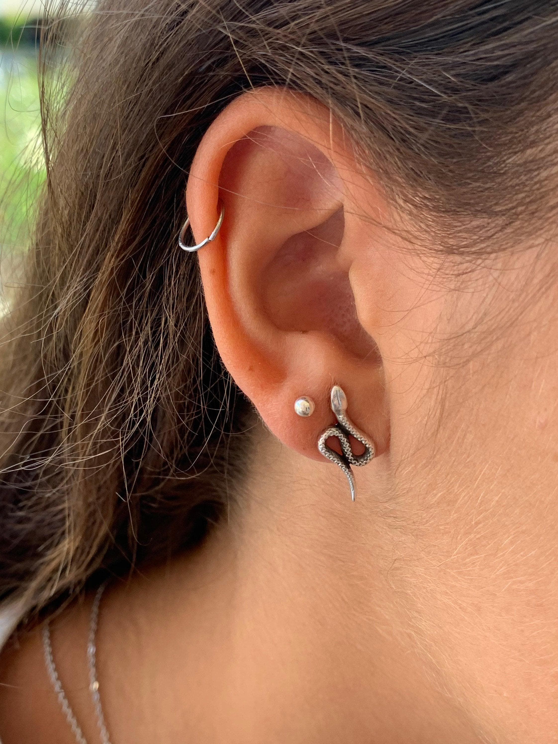 Unisex silver snake earrings – rock-inspired style – surgical steel posts – silver-plated – everyday jewelry by kukuri