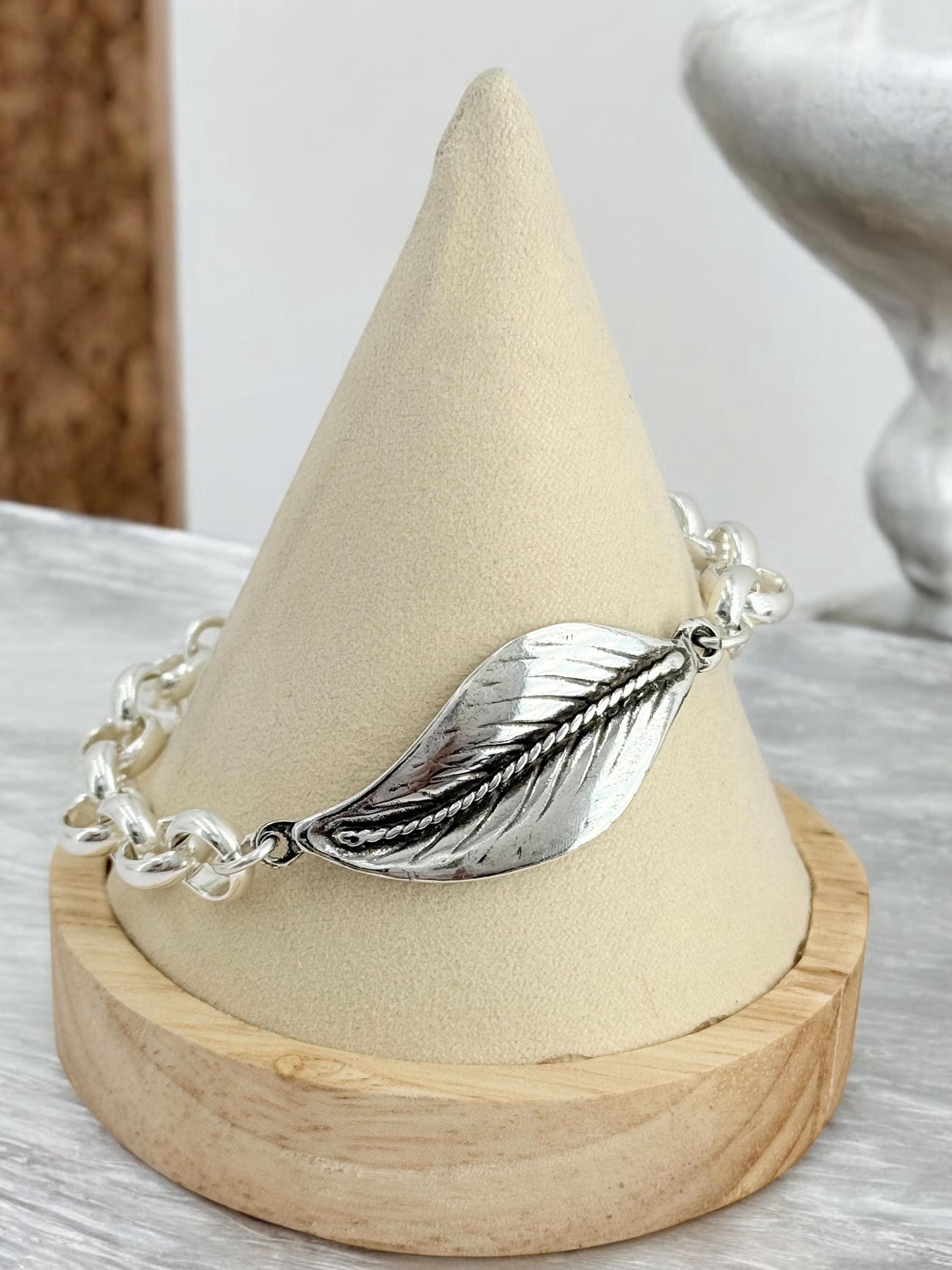 Chunky silver chain leaf shaped bracelet, bold link rolo bracelet, heavyweight chain bracelet, leaf bracelet, uno de 50 style, women’s gift