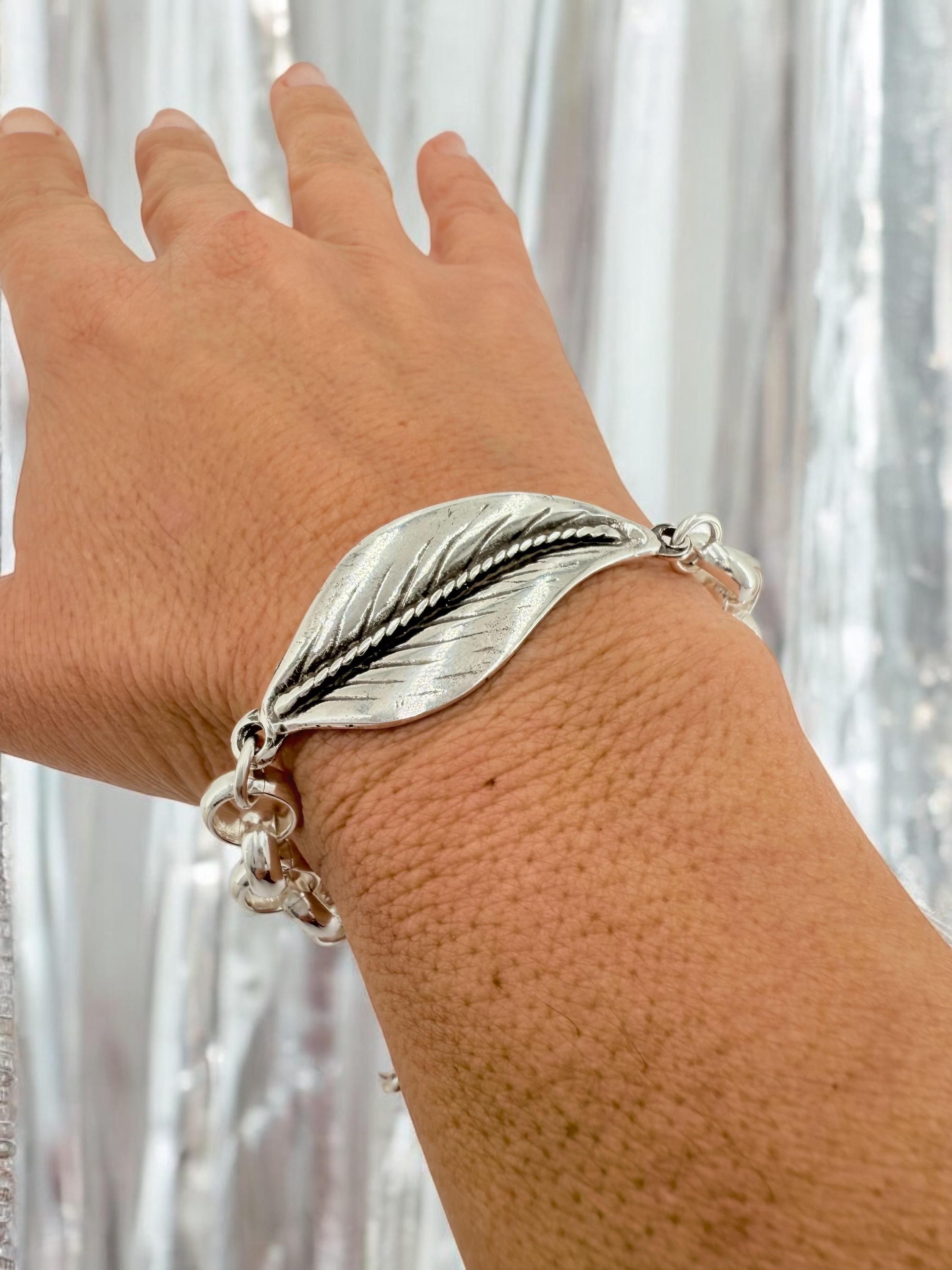 Chunky silver chain leaf shaped bracelet, bold link rolo bracelet, heavyweight chain bracelet, leaf bracelet, uno de 50 style, women’s gift