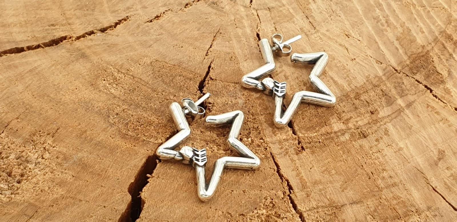 Chunky silver heart-shaped arrow hoop earrings – romantic sculptural design - rock style jewelry