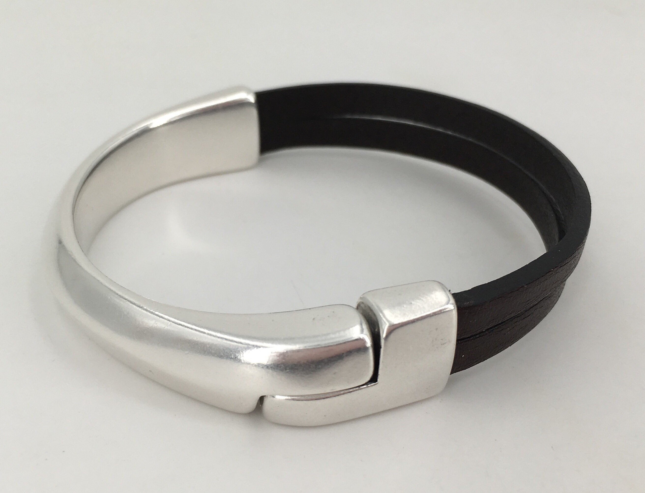 Gift for him, Husband gift, leather bracelet, gist for groomsman, elegant bracelet for him