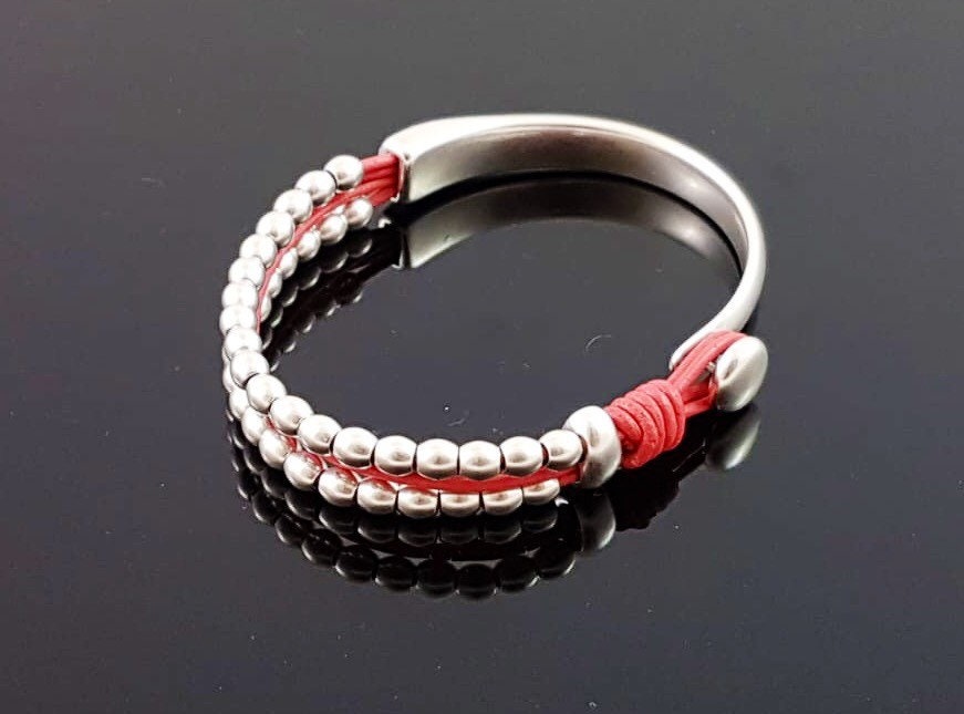 Pulsera mujer cuero boho, pulsera wrap, boho, pulsera cuentas plata, pulsera cuero, pulsera medio cuf, Jewe,