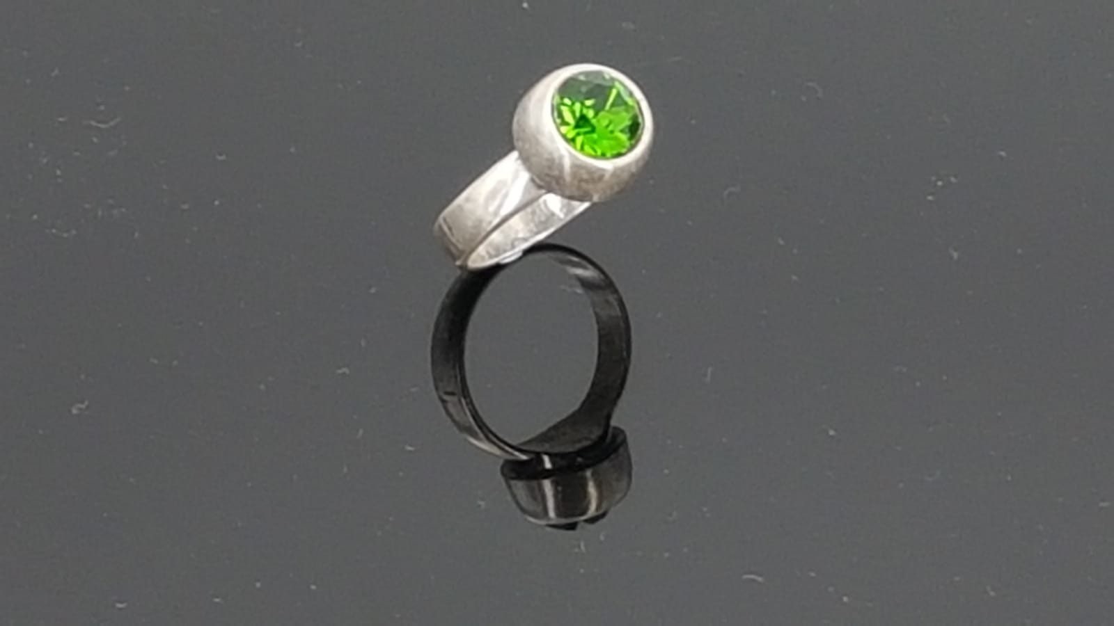 Anillo vintage, anillo de cristal verde, anillo Swarovski, anillo de plata grueso, anillo de plata, anillo grueso, anillo de gran tamaño, anillo vintage, estilo Uno de 50