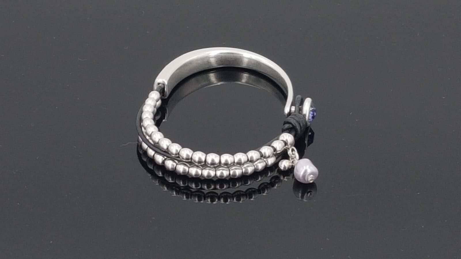 Pulsera de puño para mujer, pulsera de cuero con cuentas de plata, pulsera de encanto Swarovski, pulsera de envoltura de cuero, pulsera de plata con cuentas boho, regalo