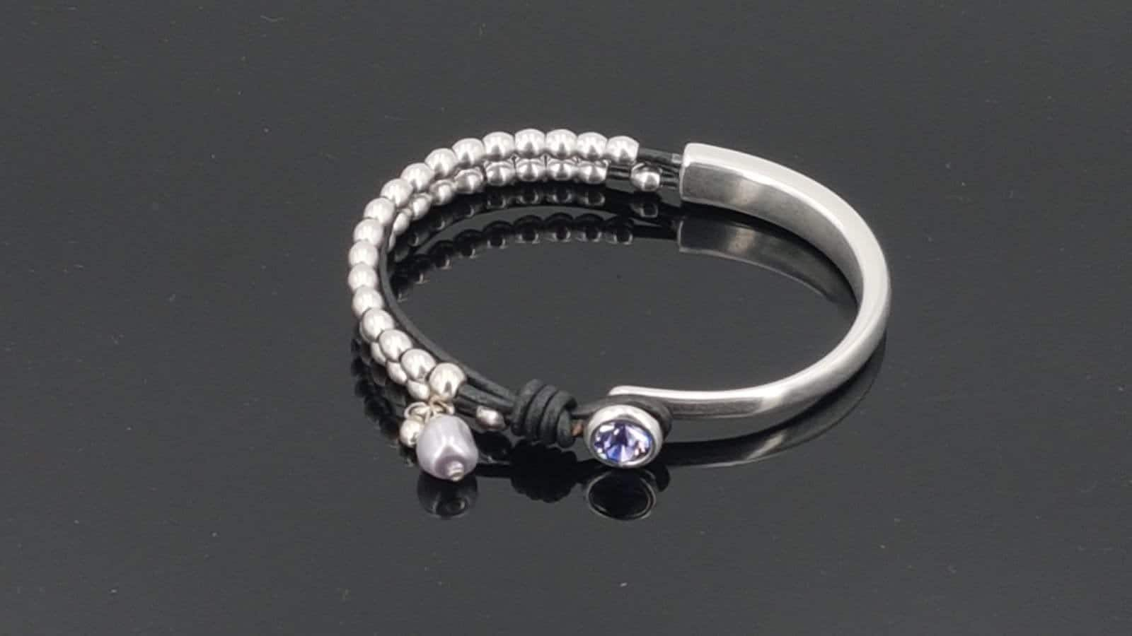 Pulsera de puño para mujer, pulsera de cuero con cuentas de plata, pulsera de encanto Swarovski, pulsera de envoltura de cuero, pulsera de plata con cuentas boho, regalo