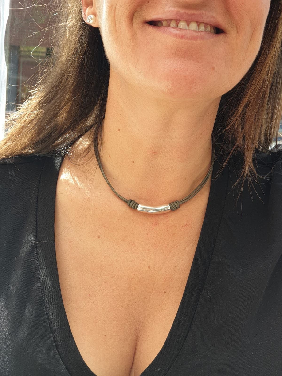 collar de cuero de mujer con cuenta de tubo de plata, collar de cuero, collar minimalista, collar personalizado, regalo para amigo, nekclace de todos los días