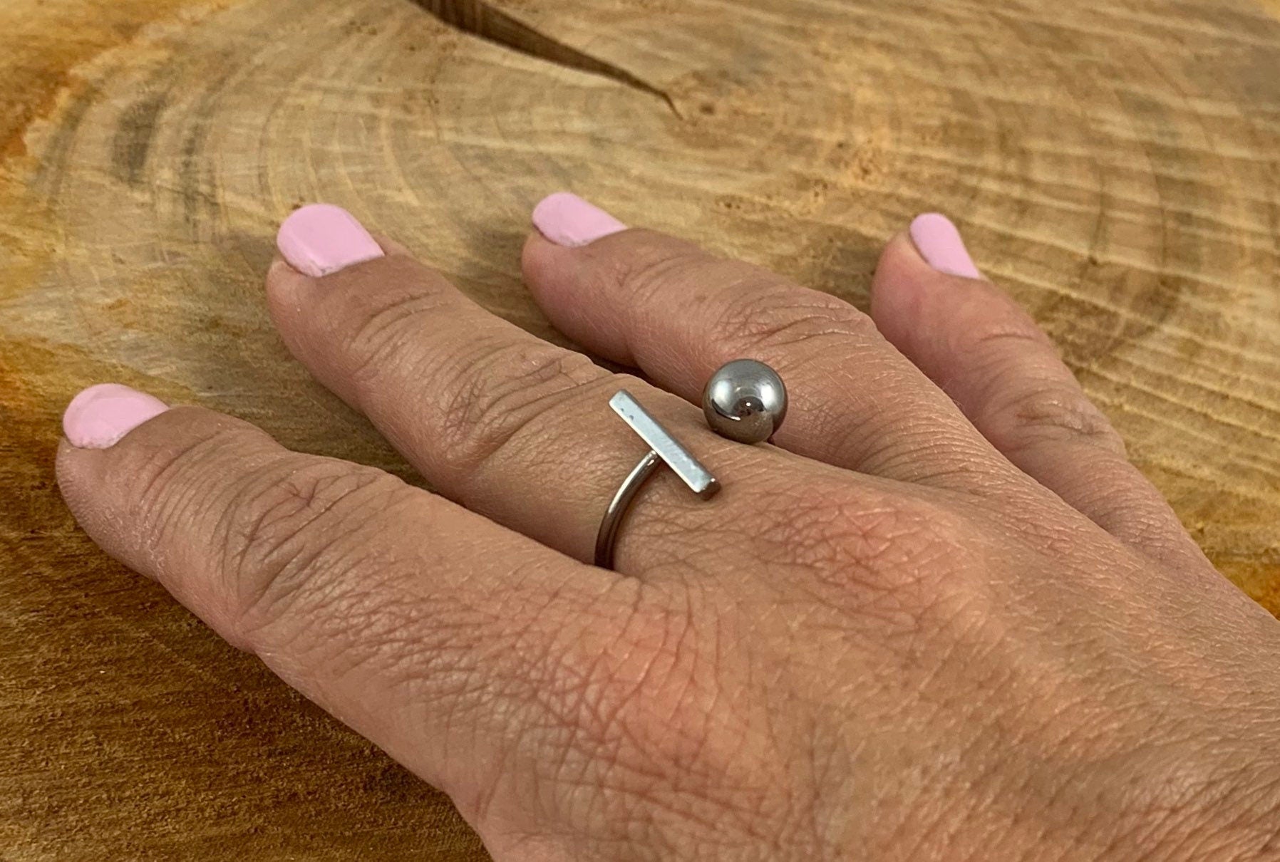 Bar and ball Woman  gunmetal Ring, ball and bar ring, boho ring, gunmetal ring, rock ring, chunky ring, statement ring; Uno de 50 style