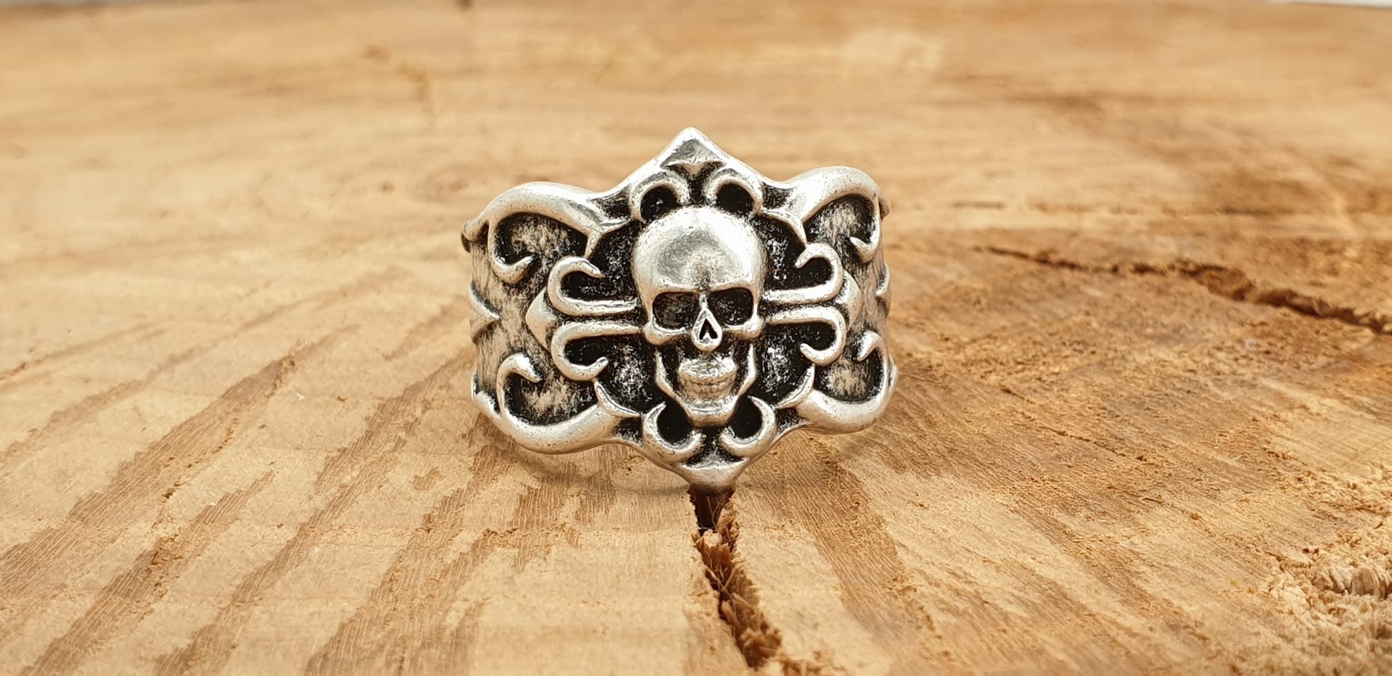 Skull ring, Unisex Chunky ring, men Silver ring, engraved silver ring, Statement ring, man ring, woman silver ring