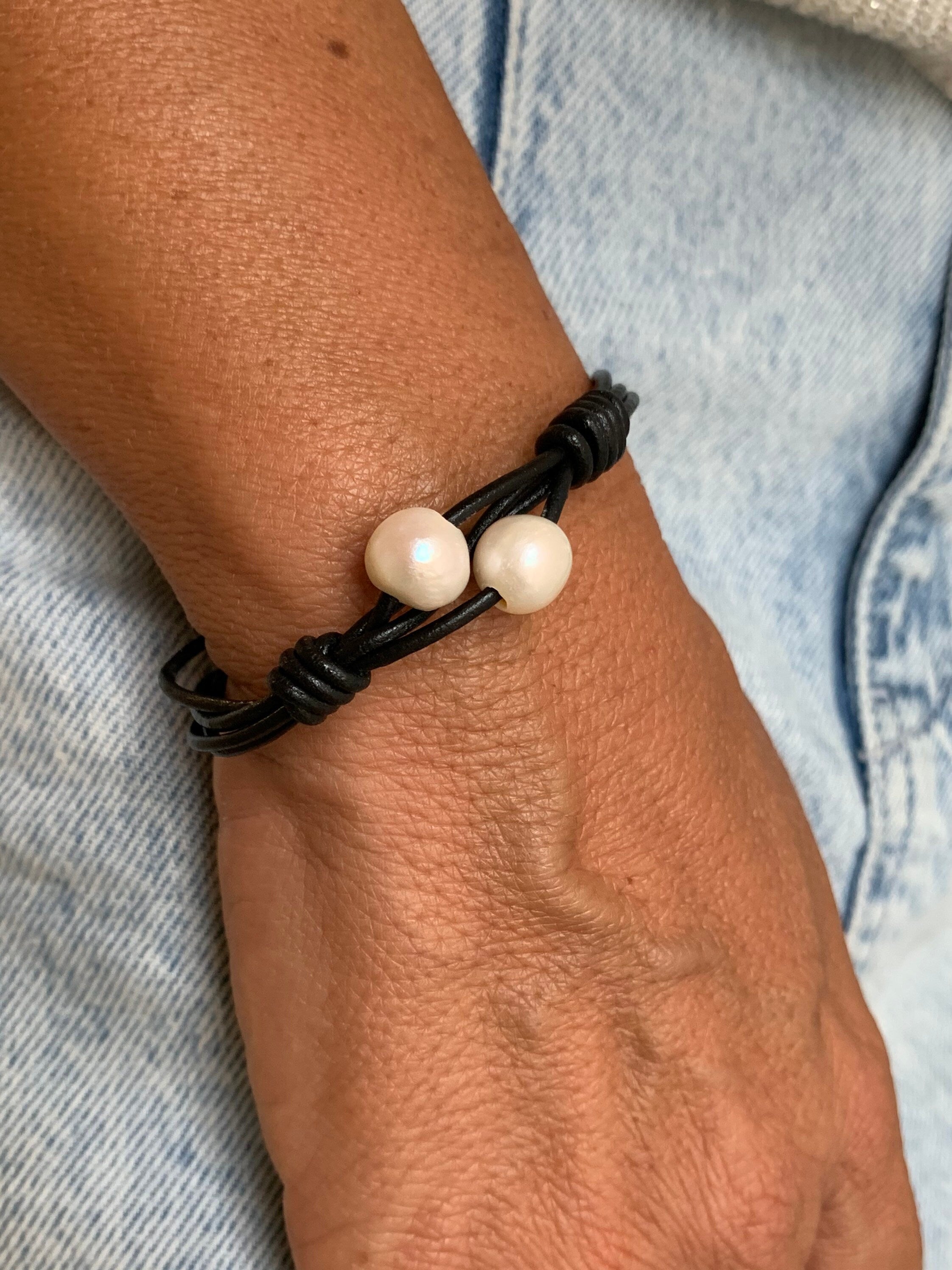 Pearls bracelet, Woman pearls leather Bracelet, boho pearls leather bracelet, water pearls bracelet,  bracelet