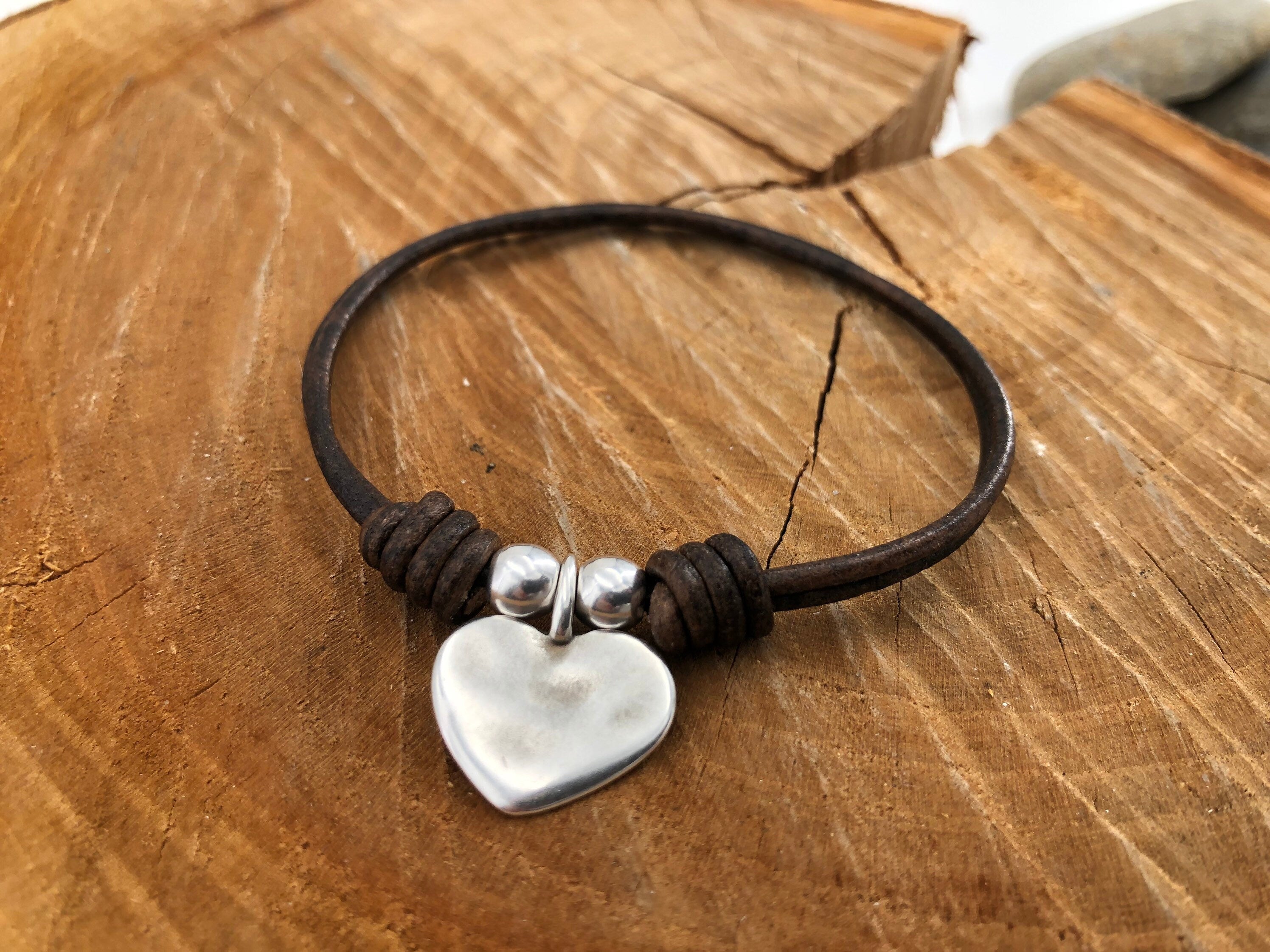 silver disc charm knots leather bracelet, minimalist leather bracelet, silver charms bracelet, bohemian bracelet, heart bracelet, gift