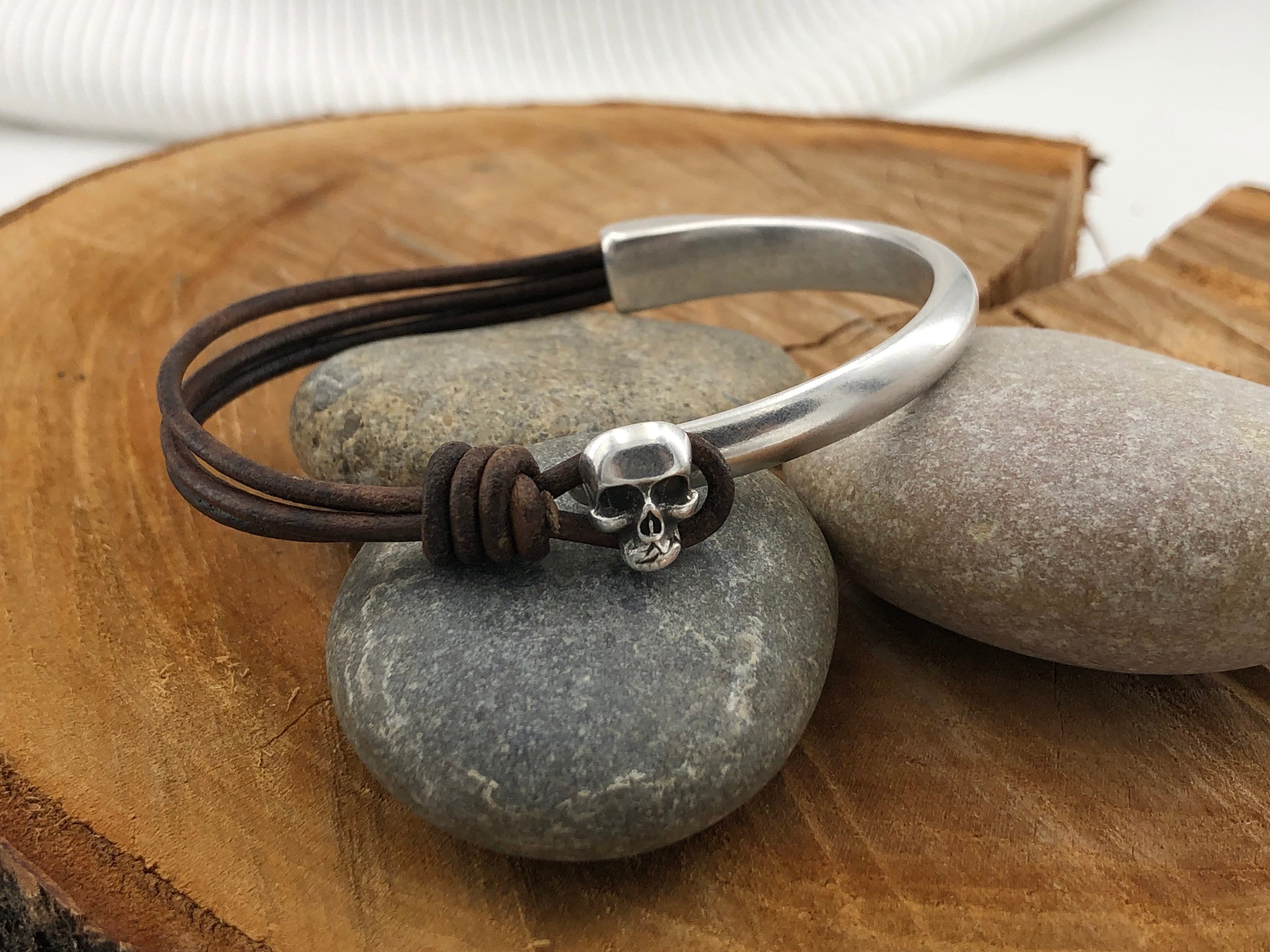 Pulsera de calavera, pulsera de cuero para hombre, pulsera de medio puño, pulsera de plata, pulsera de surf, pulsera de rock, , unisex