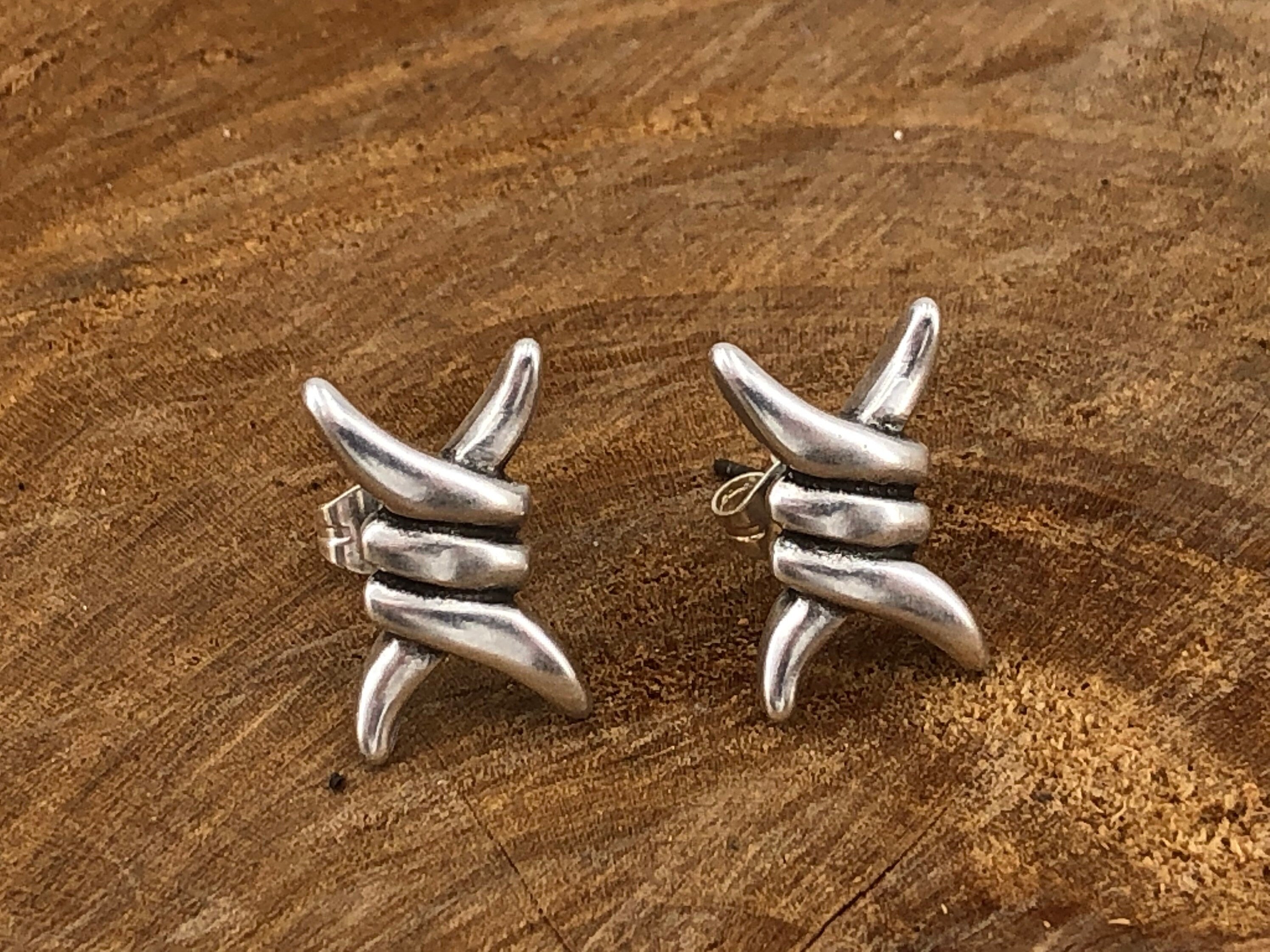 pendientes de plata, pendientes de espinas, pendientes de púas, pendientes de diseño, pendientes gruesos, pendientes punk, pendientes rock, pendientes estilo