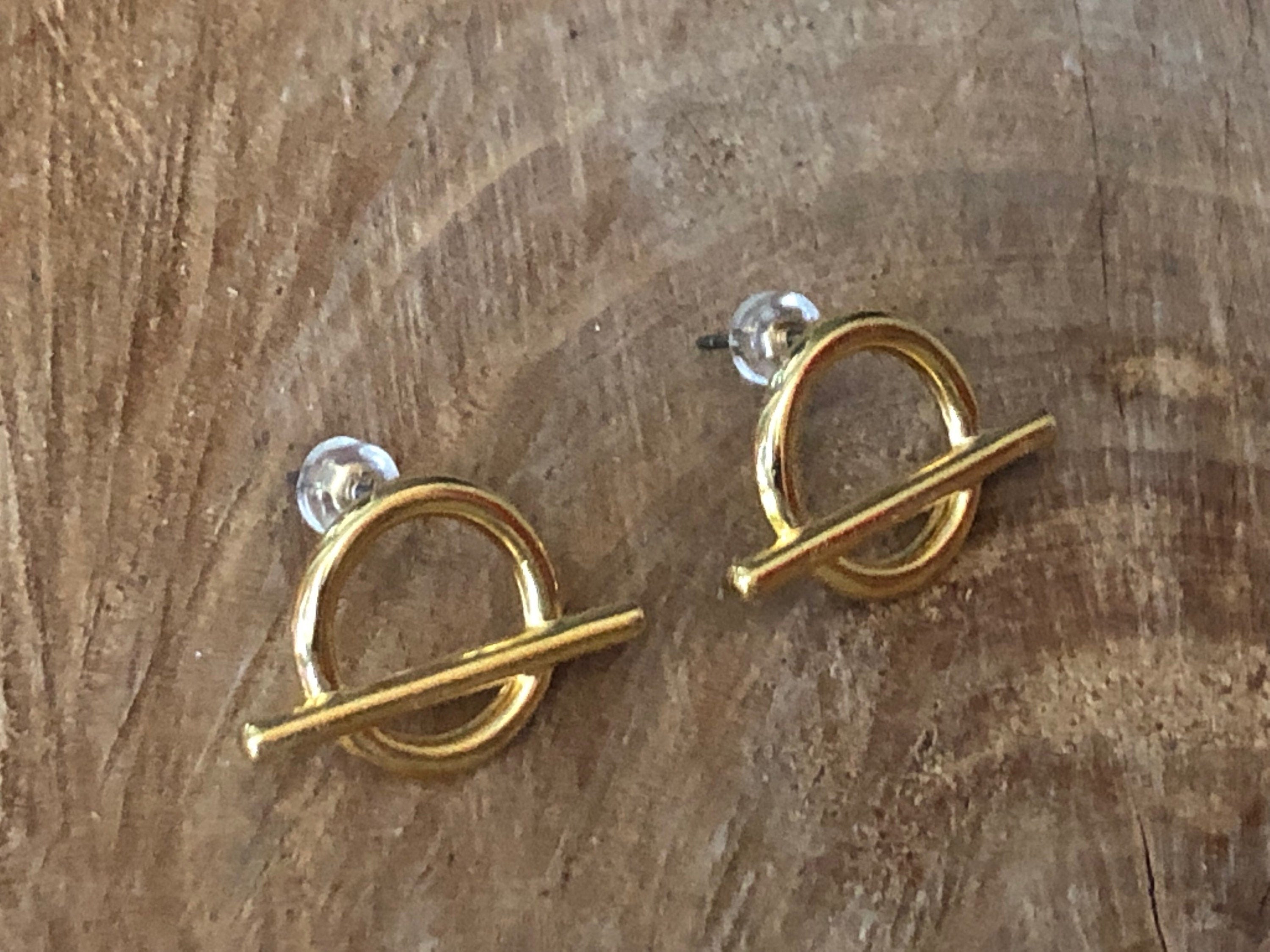 Pendientes diminutos de todos los días, pendientes geométricos de oro, pendientes tribales, pendiente de mujer, pendientes de declaración, pendientes de estilo