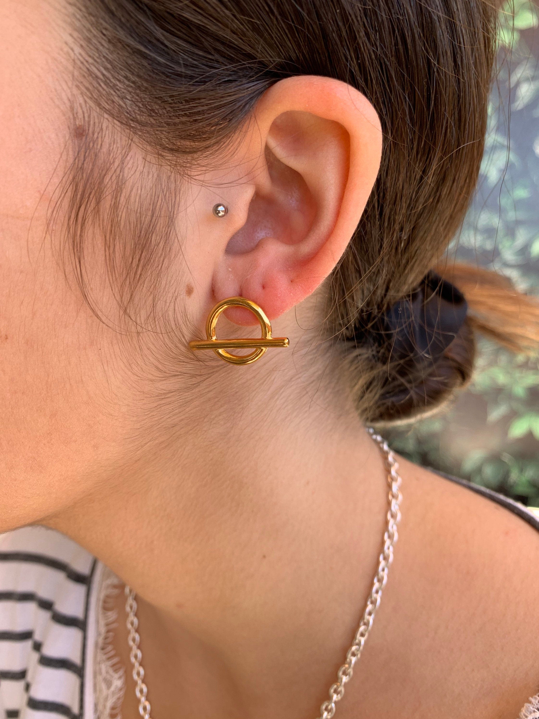 Pendientes diminutos de todos los días, pendientes geométricos de oro, pendientes tribales, pendiente de mujer, pendientes de declaración, pendientes de estilo