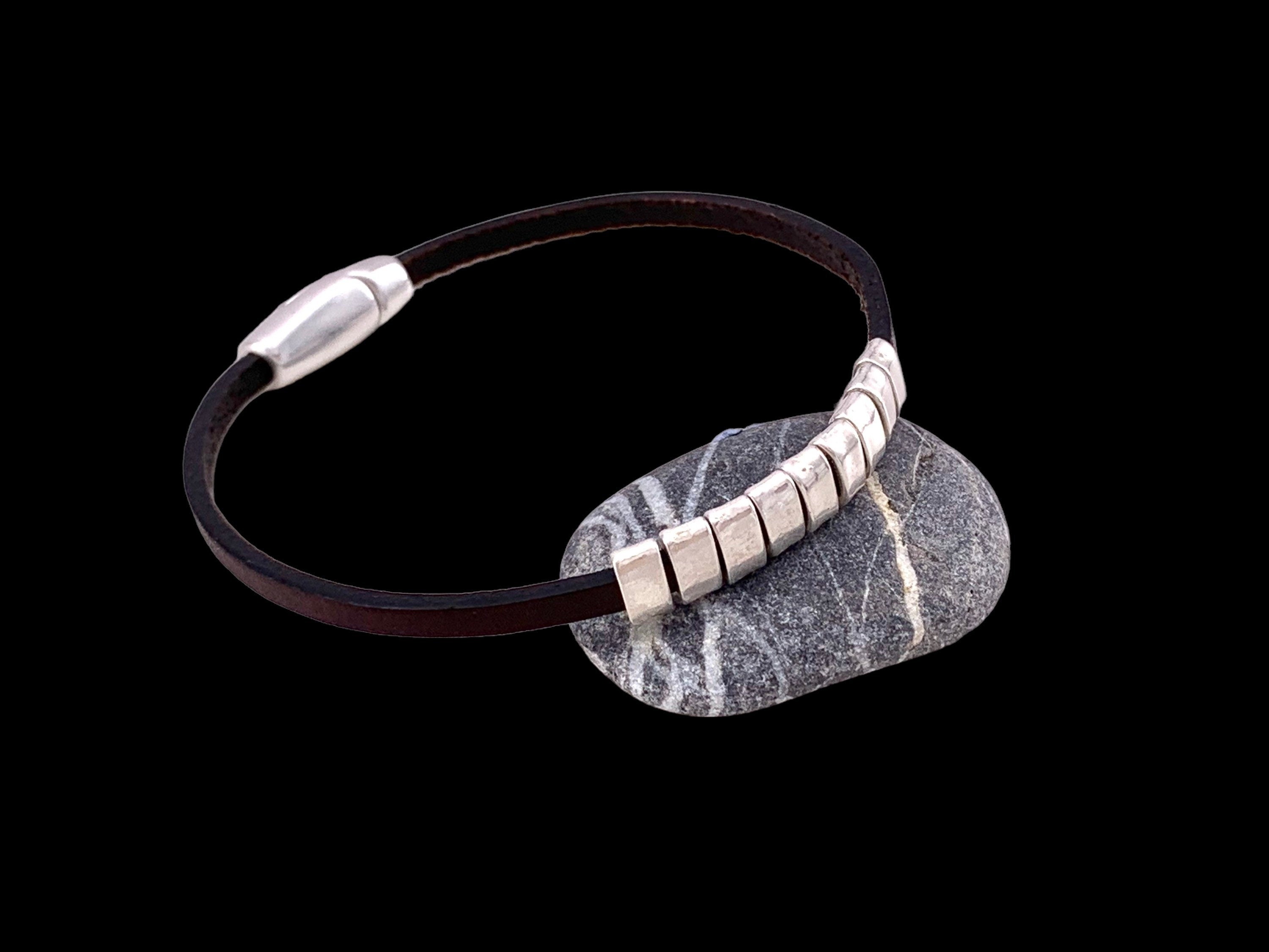 pulsera de cuero para hombre, pulsera de cuero masculino, pulsera de cuero plana, pulsera estilo rock, pulsera de cordón de cuero, joyería para hombres, regalo para hombres