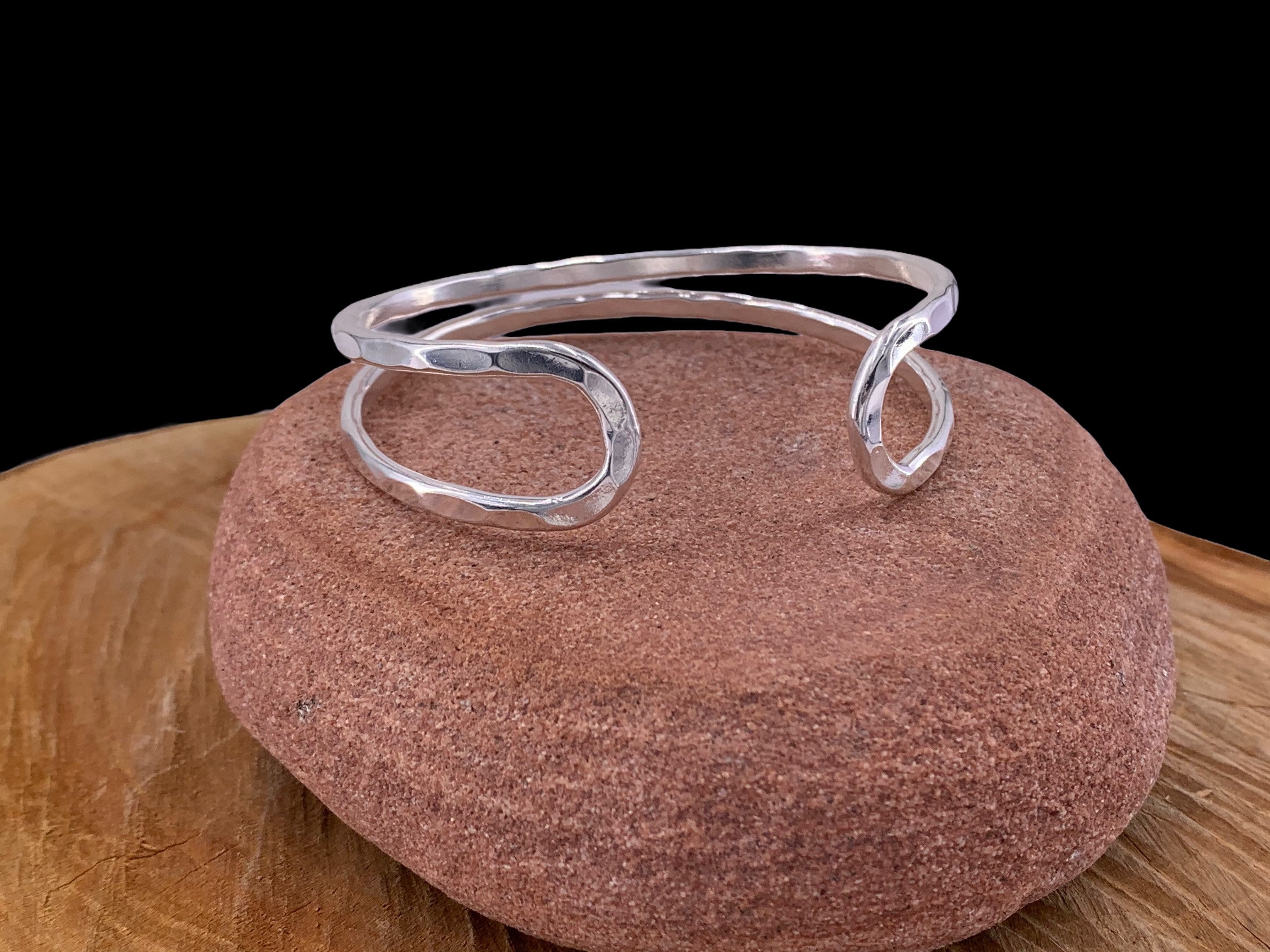 Pulsera de puño de plata, brazalete de plata de doble banda, pulsera de plata ajustable, pulsera de puño martillado, pulsera rígida martillada, brazalete de plata