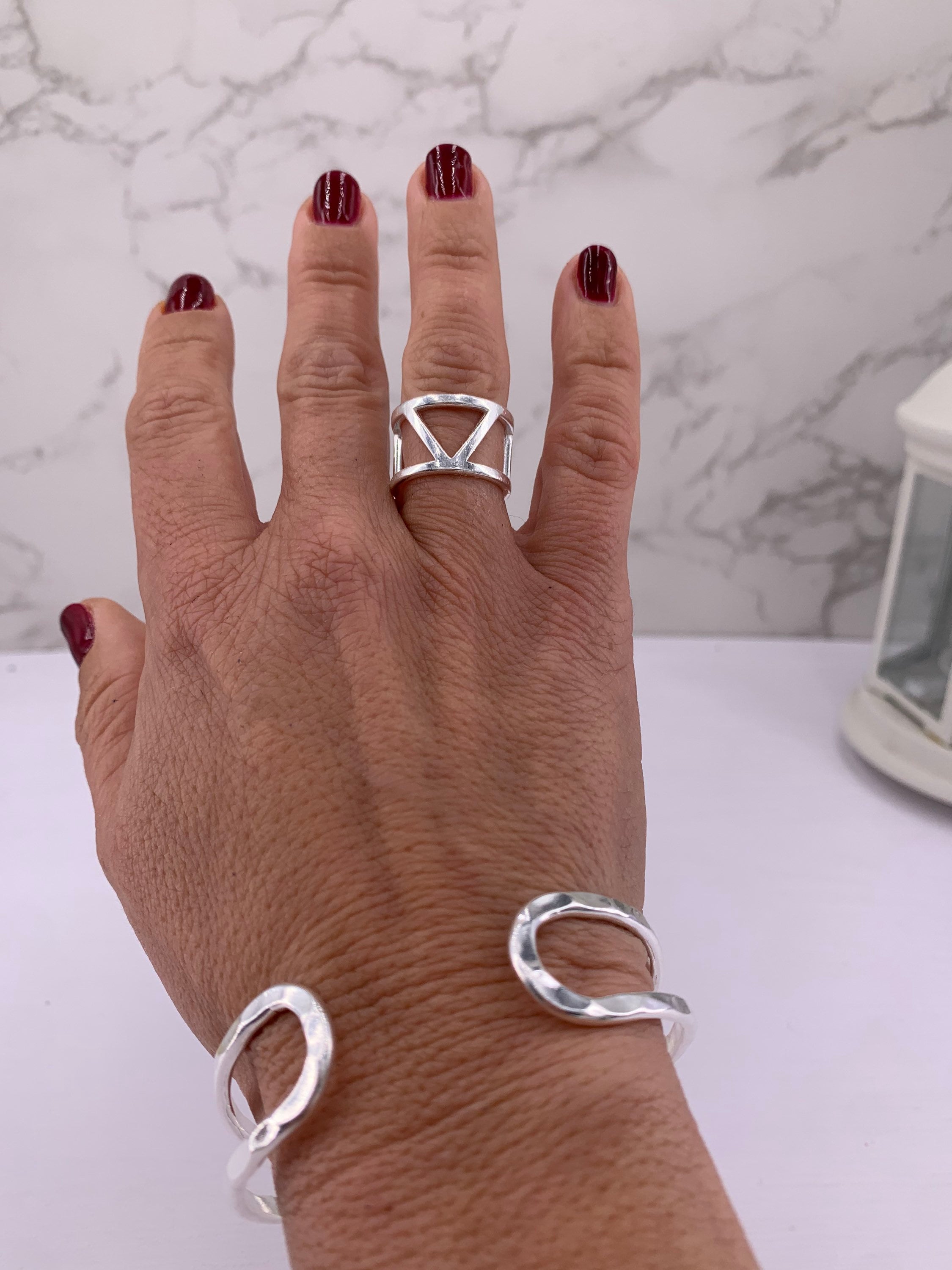 Pulsera de puño de plata, brazalete de plata de doble banda, pulsera de plata ajustable, pulsera de puño martillado, pulsera rígida martillada, brazalete de plata