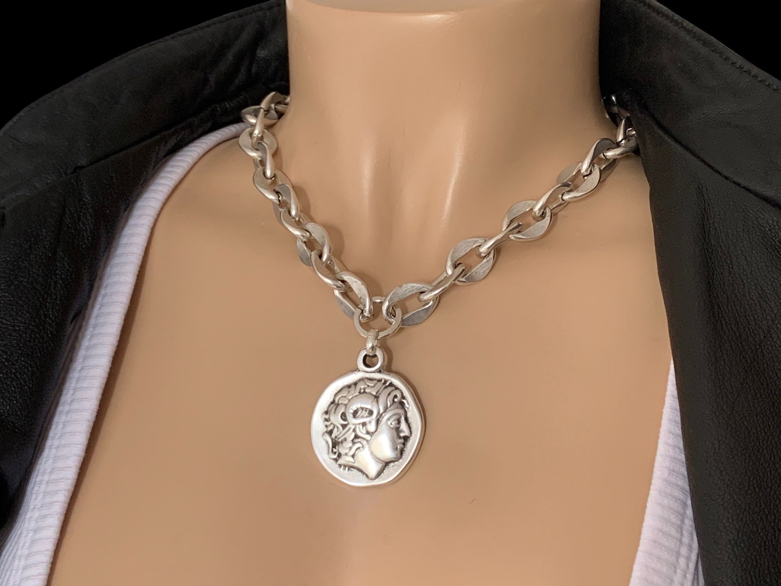 Colgante de moneda grande grueso, collar de cadena pesada de plata, collar de plata gruesa colgante de moneda de declaración, collar sólido, gargantilla de plata de moneda