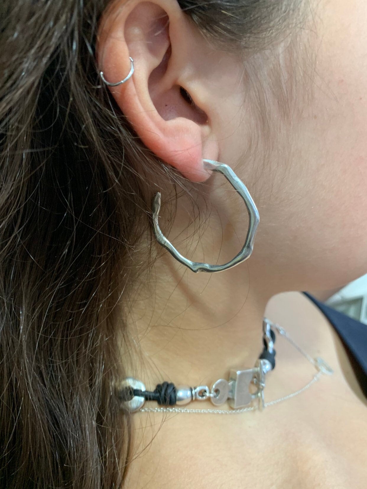 chunky hoop silver hanmered earrings, solid silver earrings, large hoop earrings, oversize hoop earrings, rock earring,