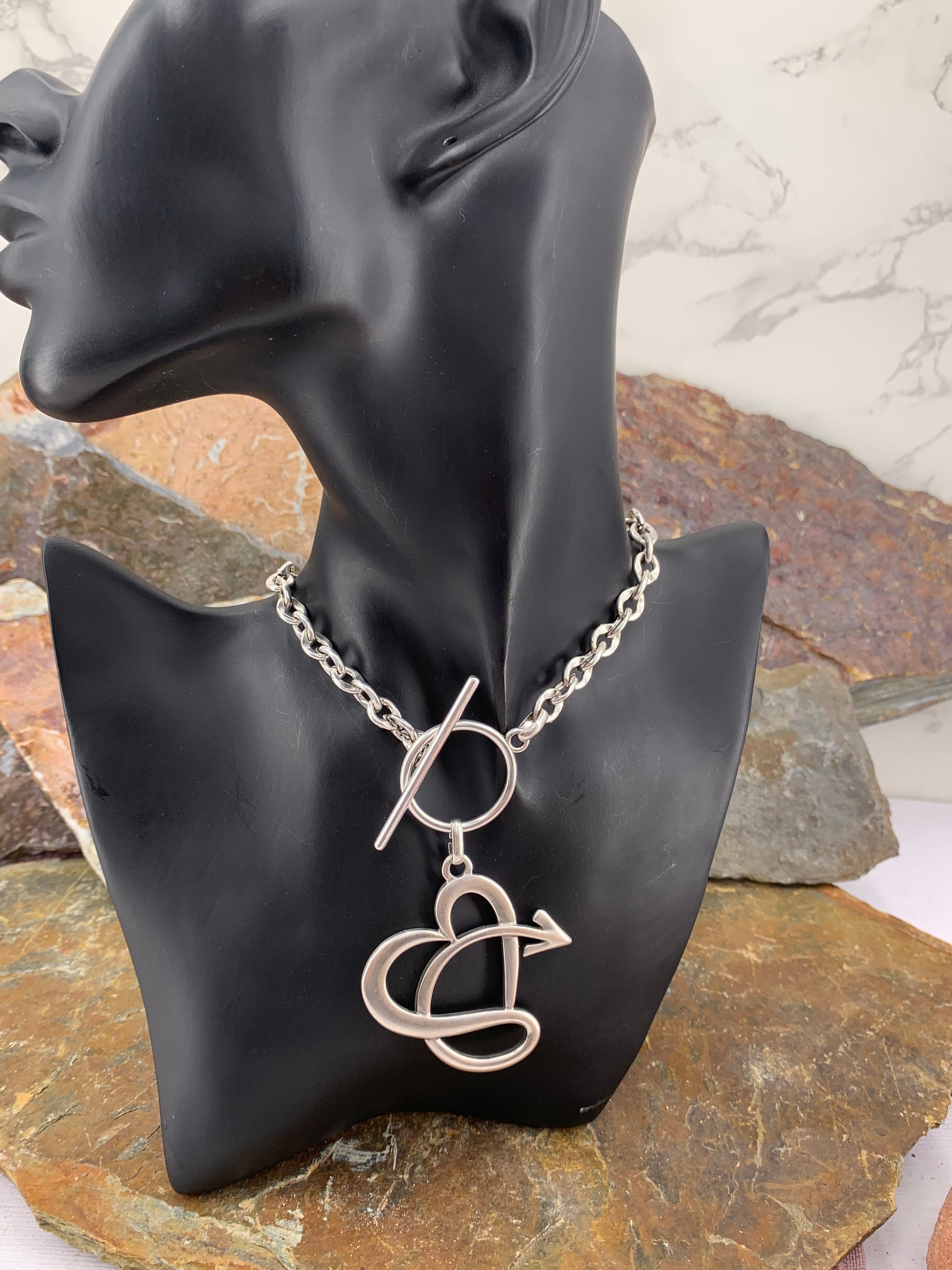 Heart pendant chunky silver chain choker, big silver heart choker, bold chain choker, boho silver choker, toggle clasp chain choker,